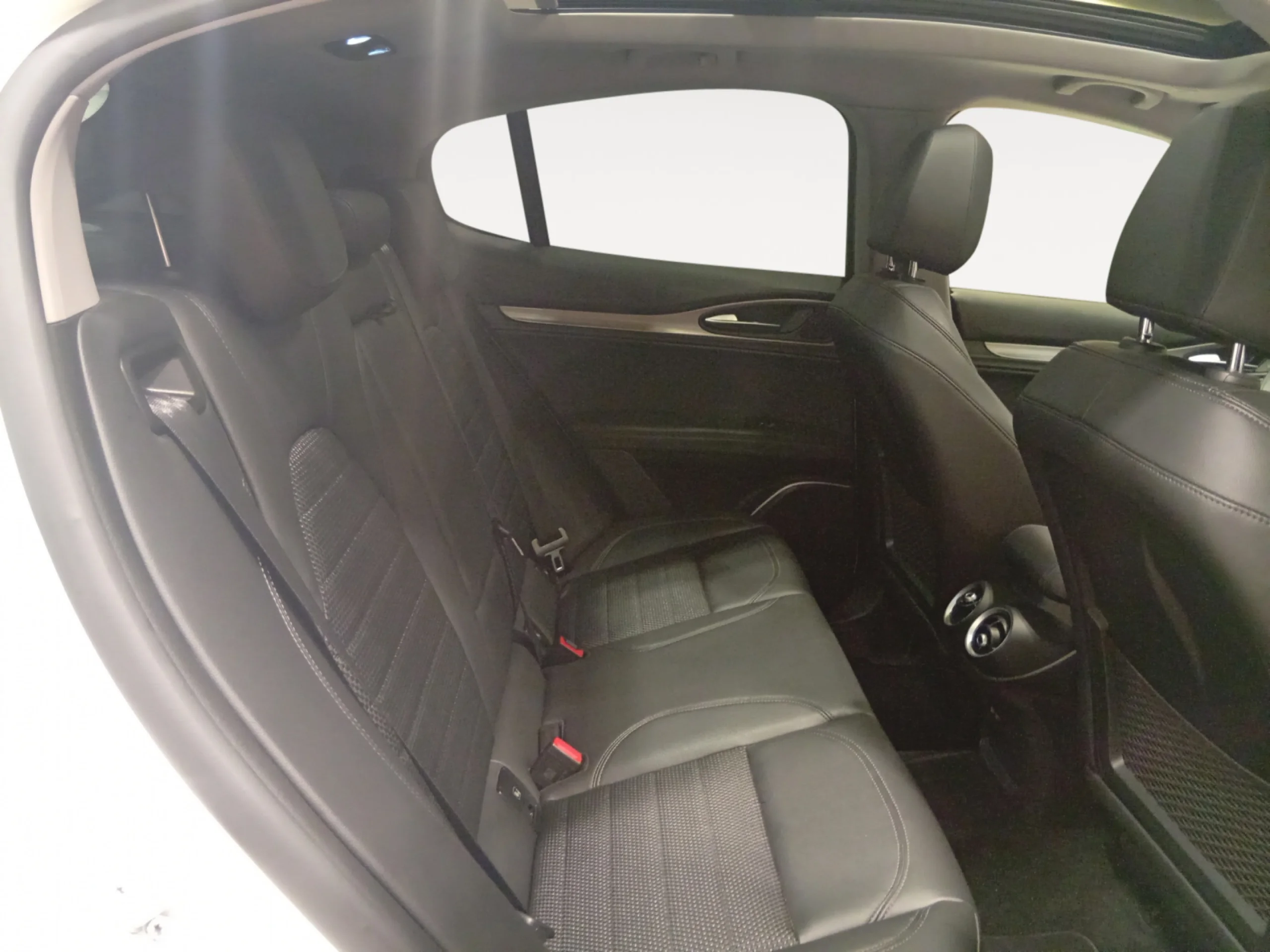 ALFA ROMEO STELVIO 2.2 DIÉSEL 154KW (210CV) EXECUTIVE Q4 - Foto 6