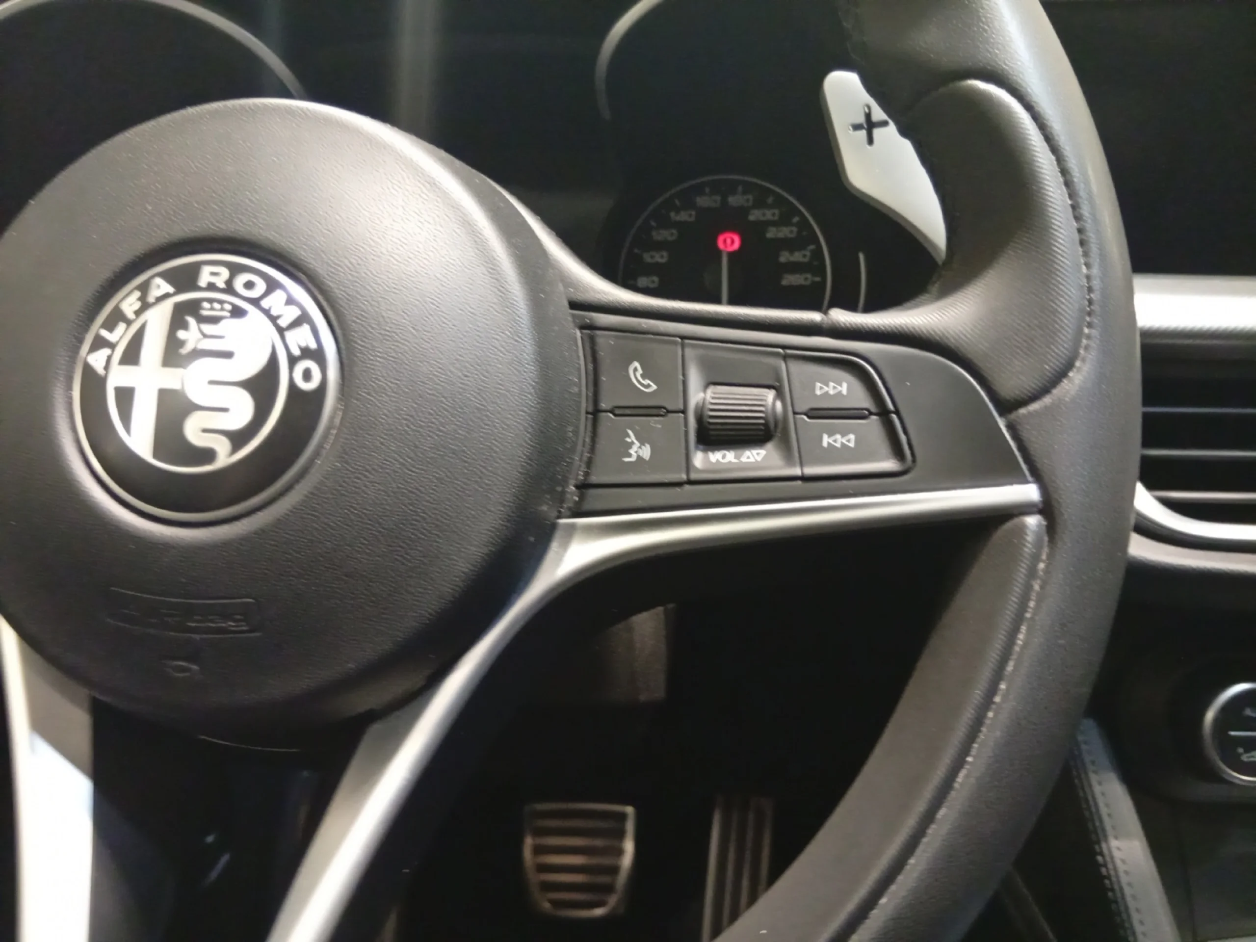 ALFA ROMEO STELVIO 2.2 DIÉSEL 154KW (210CV) EXECUTIVE Q4 - Foto 12