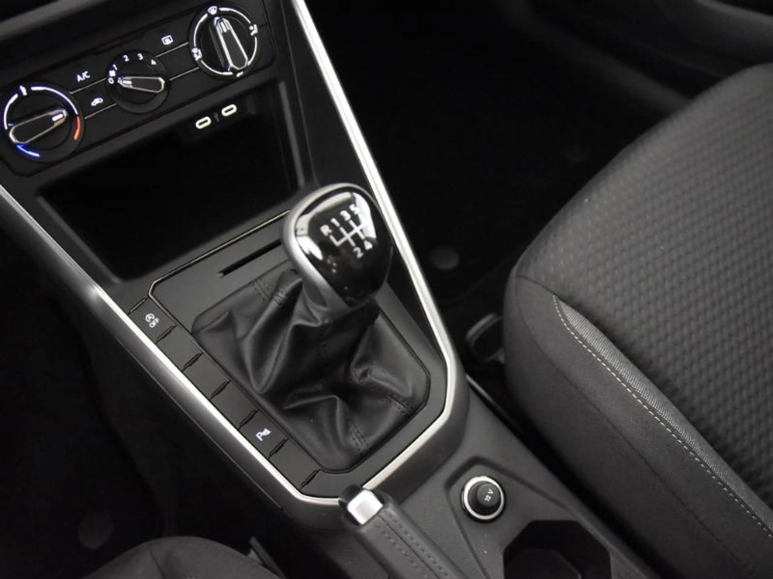 VOLKSWAGEN POLO POLO M S 1.0 TSI 70 KW (95 CV)  5 VEL. - Foto 10