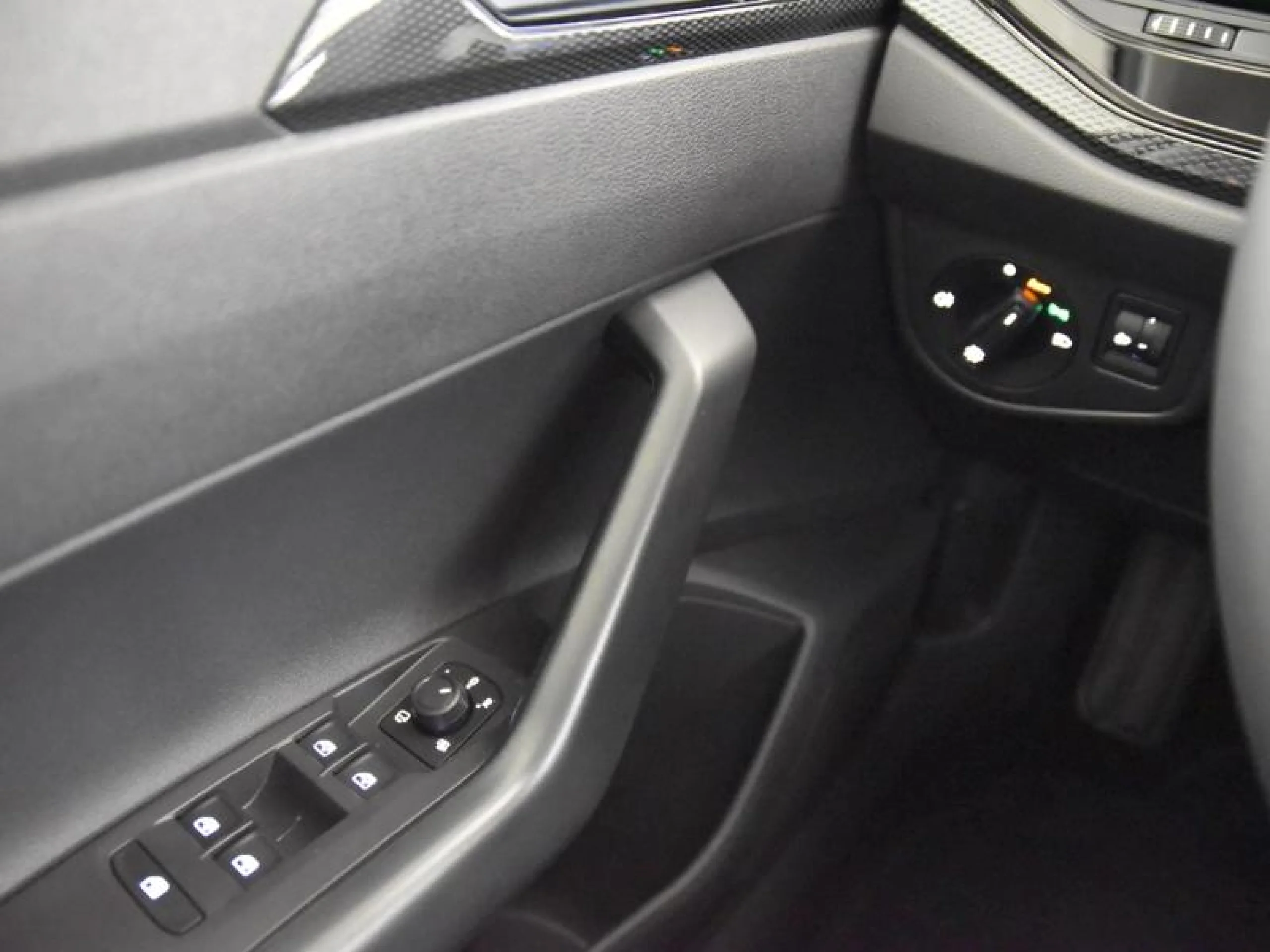 VOLKSWAGEN POLO POLO M S 1.0 TSI 70 KW (95 CV)  5 VEL. - Foto 18