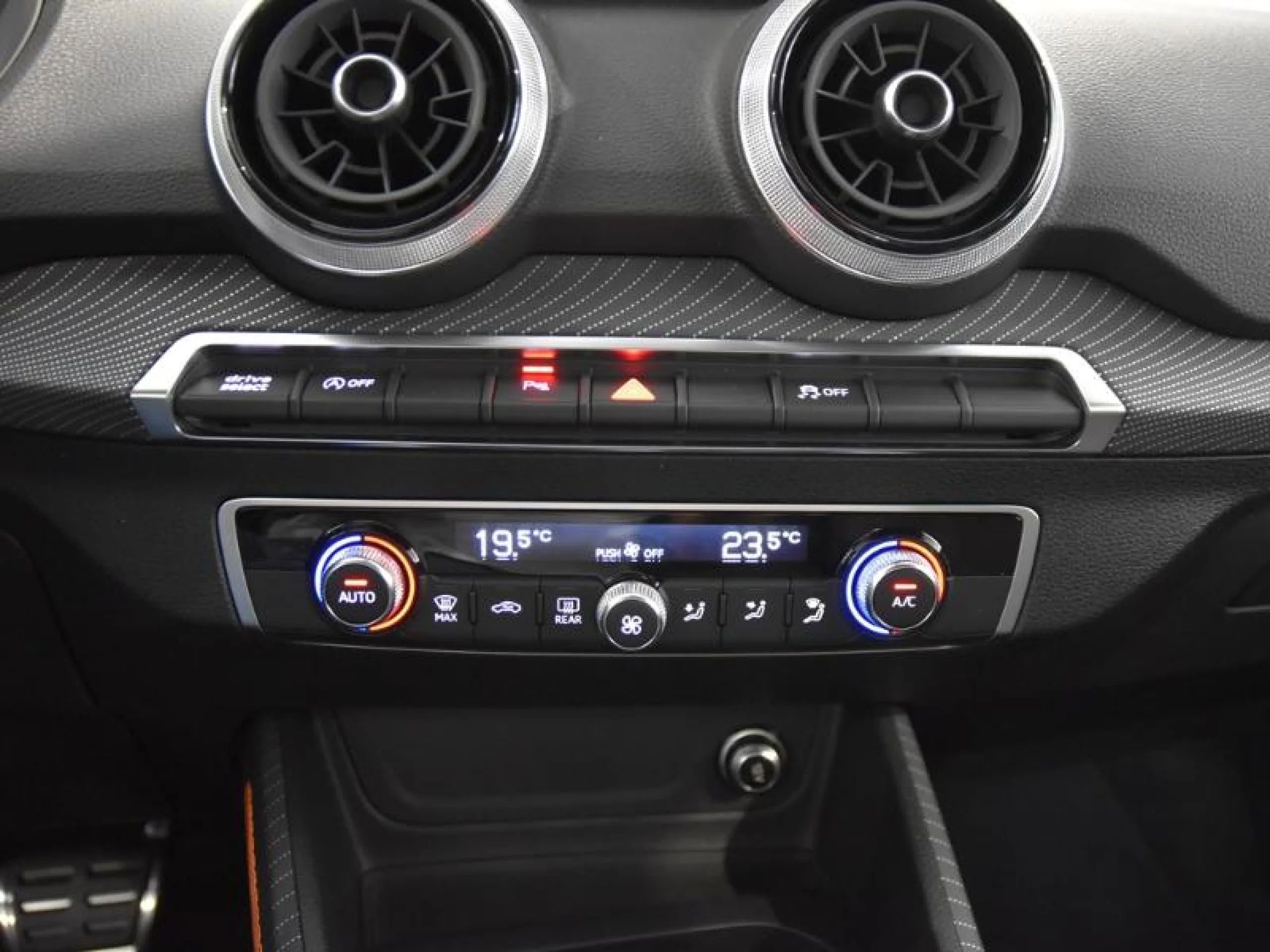 AUDI Q2 ADRENALIN EDITION 35 TFSI 110KW S TRONIC - Foto 12