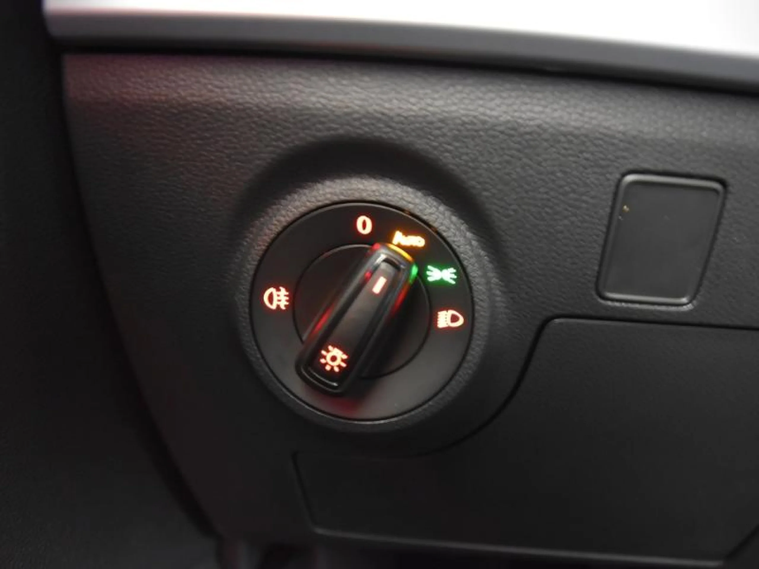 SEAT ARONA 1.0 TSI 85KW (115CV) FR SPECIAL EDITION - Foto 17