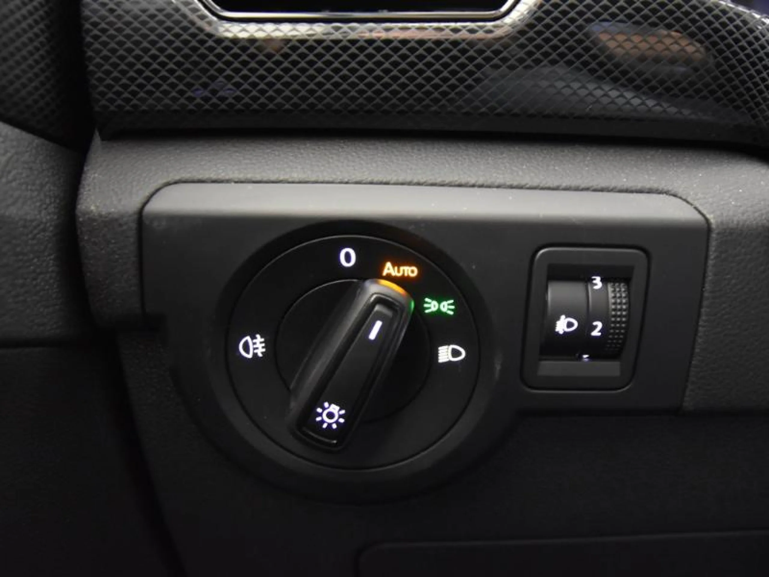 VOLKSWAGEN T CROSS LIFE 1.0 TSI 85KW (115CV) DSG - Foto 17