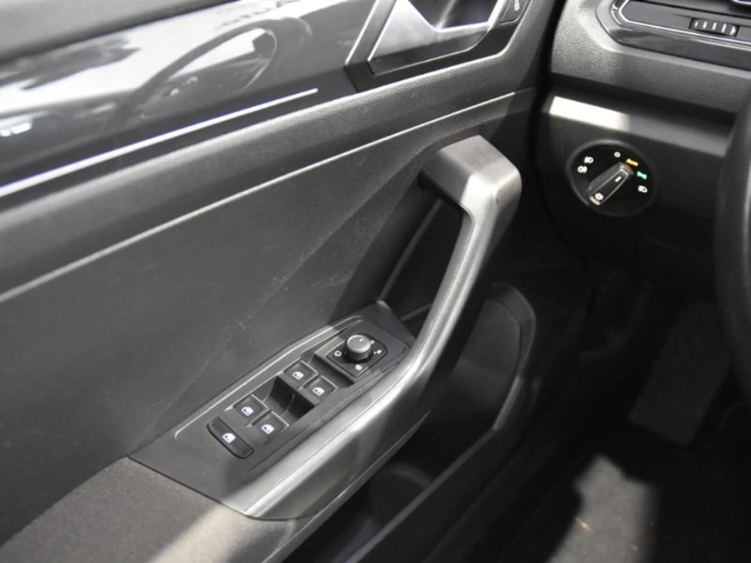VOLKSWAGEN T ROC SPORT 2.0 TDI 110KW (150CV) 4 MOTION DSG - Foto 17