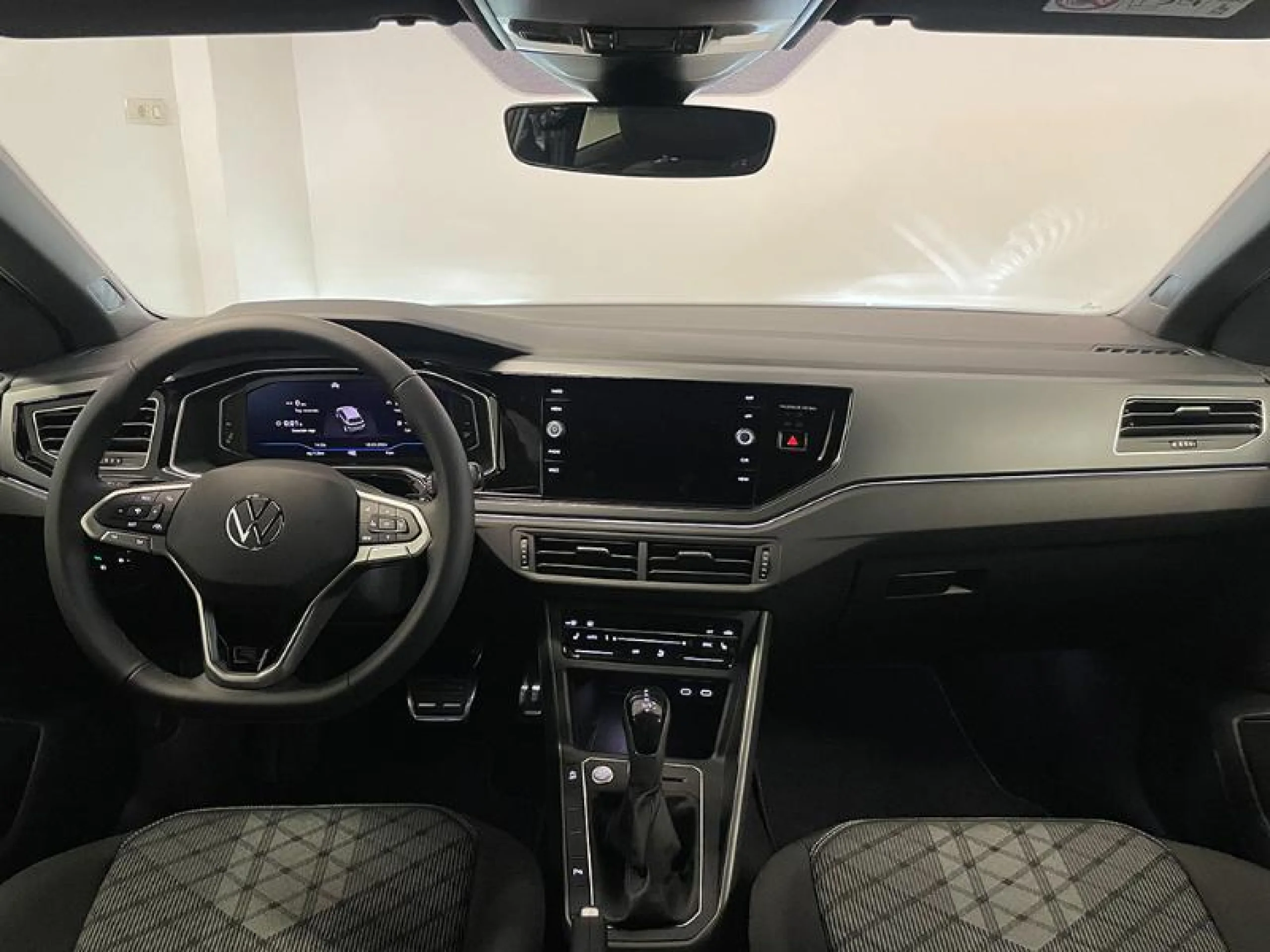 VOLKSWAGEN POLO R LINE 1.0 TSI 81KW (110CV) DSG - Foto 4