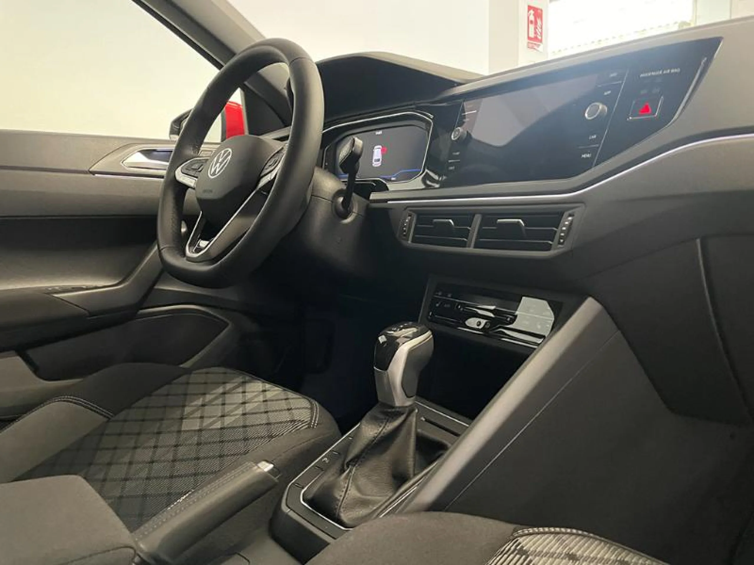 VOLKSWAGEN POLO R LINE 1.0 TSI 81KW (110CV) DSG - Foto 14