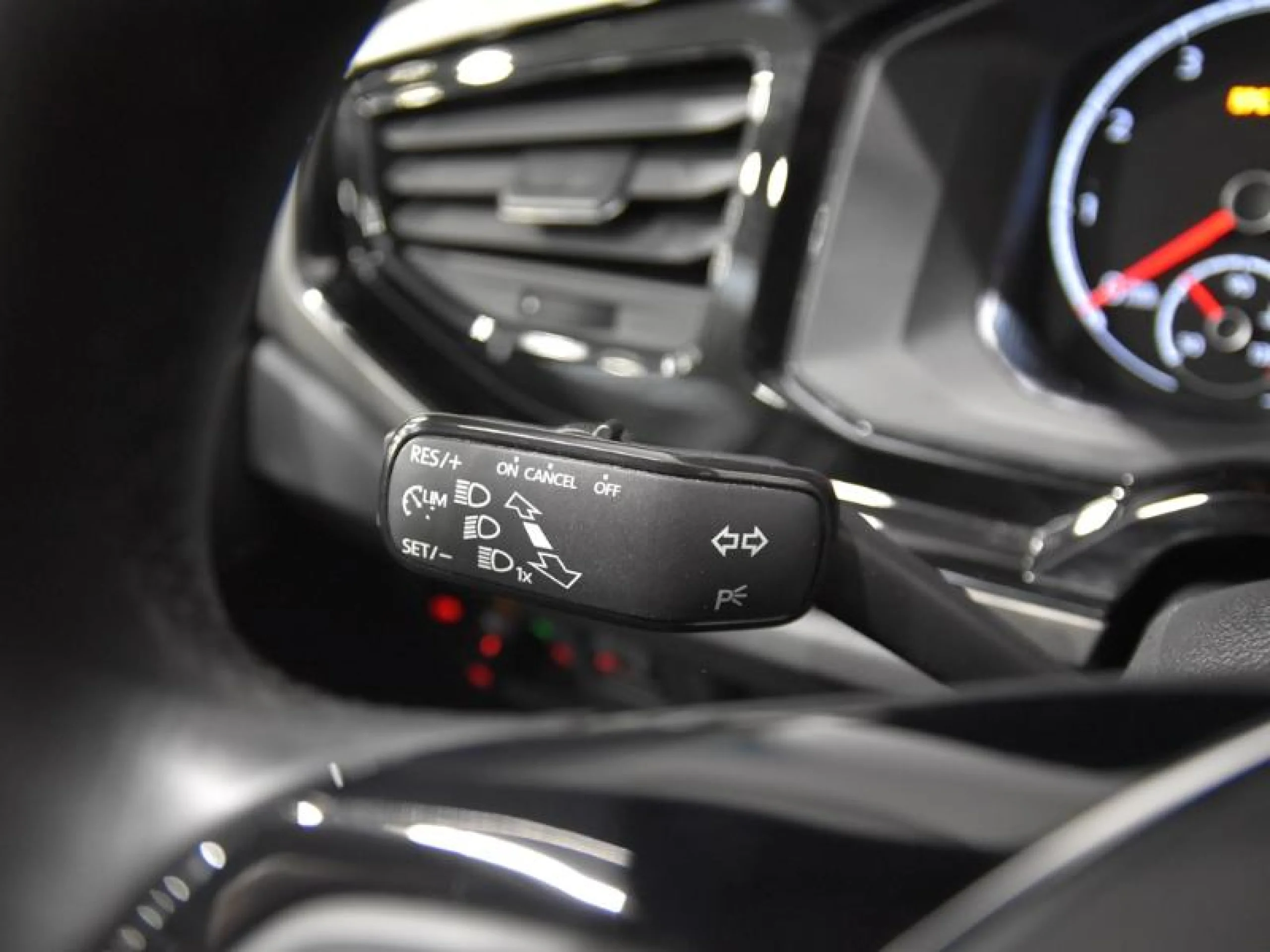 VOLKSWAGEN POLO ADVANCE 1.0 TSI 70KW (95CV) - Foto 14