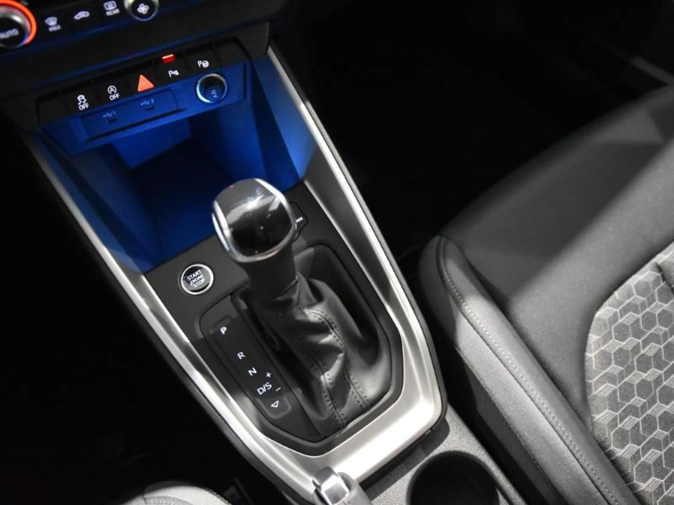 AUDI A1 ALLSTREET ADRENALIN 35 TFSI 110KW S TRO - Foto 10