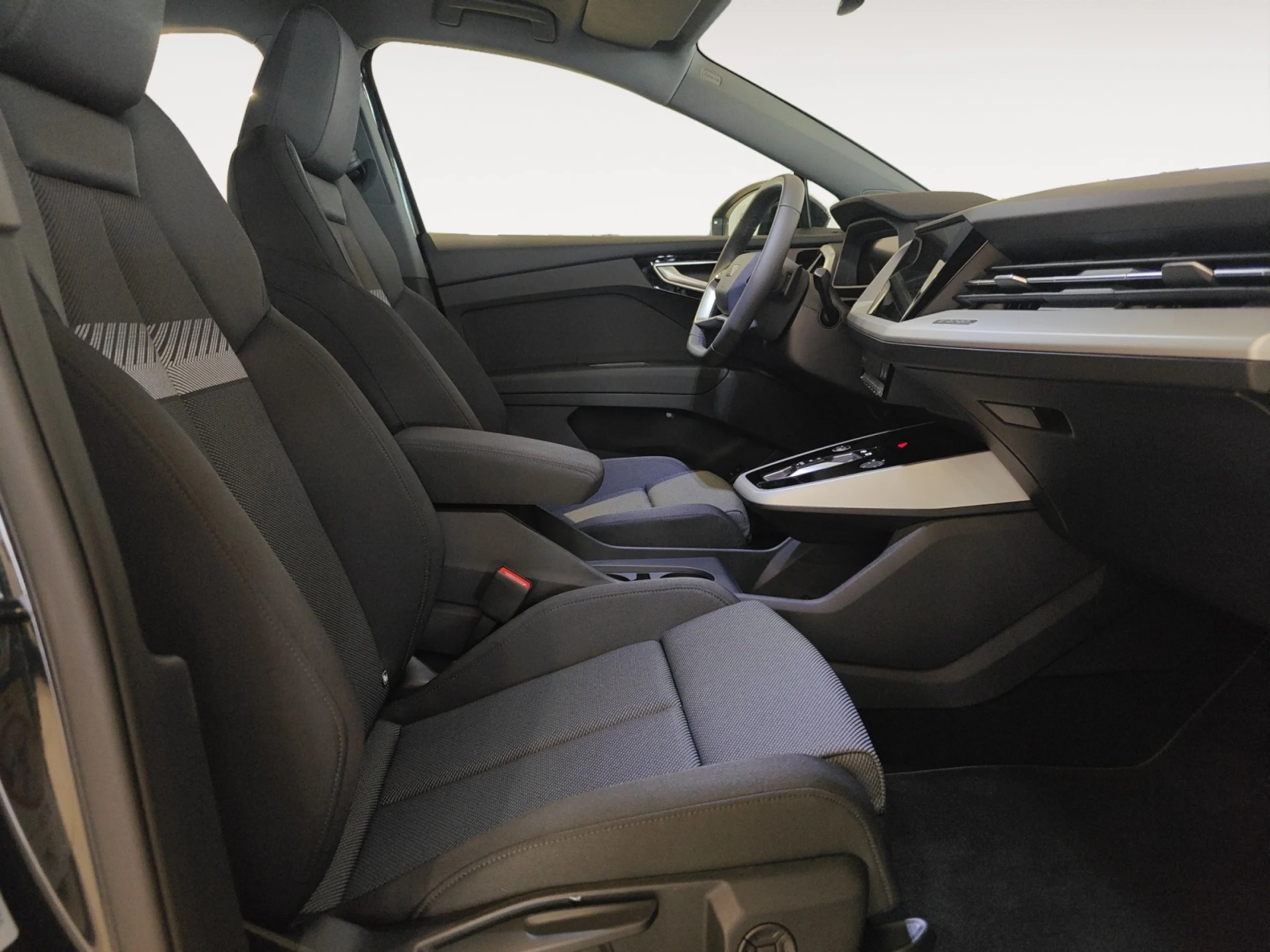 AUDI Q4 SPORTBACK E TRON GENUINE EDITION 45 E TRON 210KW 82KWH - Foto 8