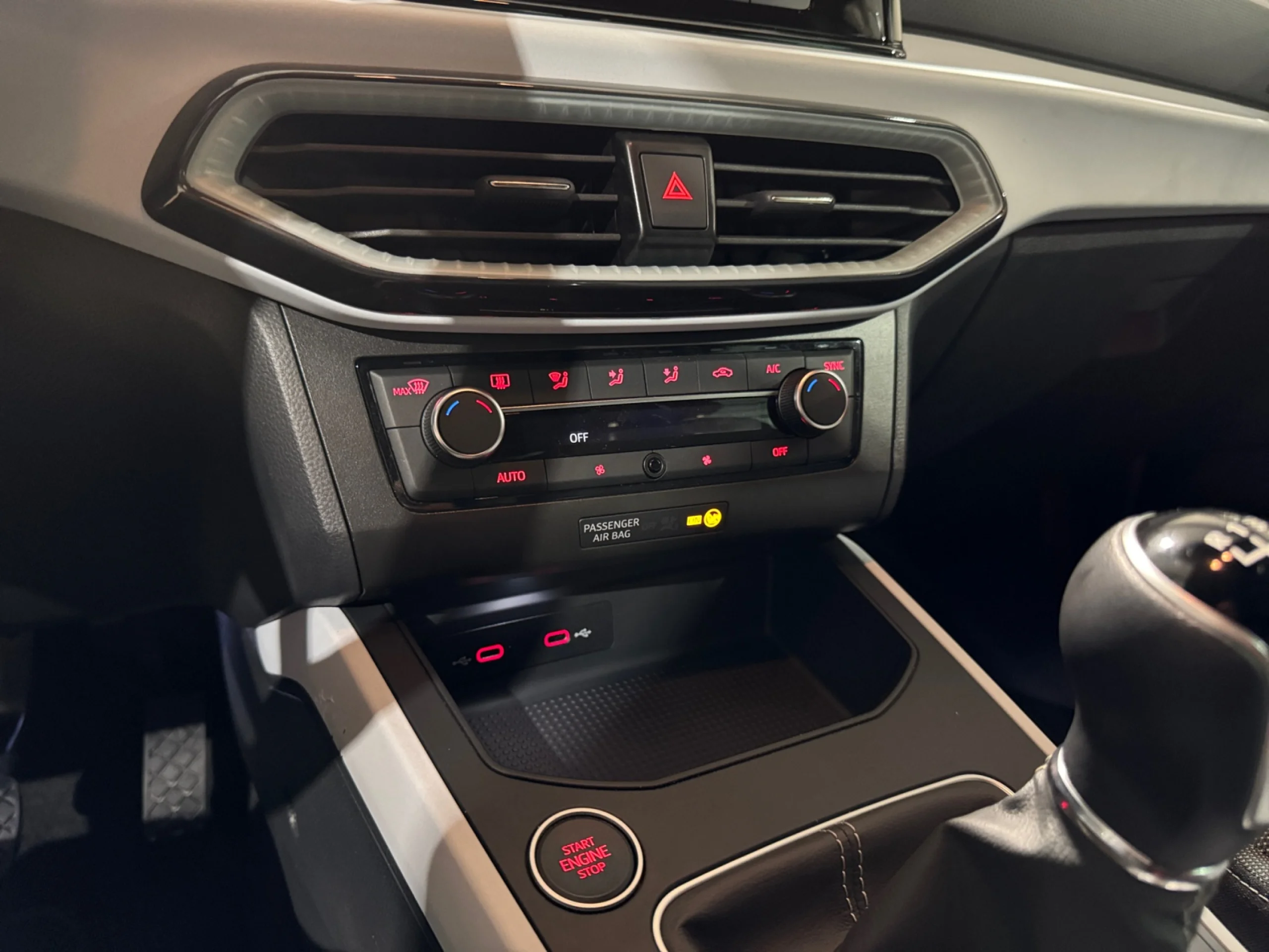 SEAT IBIZA 1.0 TSI 81KW (110CV) SPECIAL EDITION - Foto 10