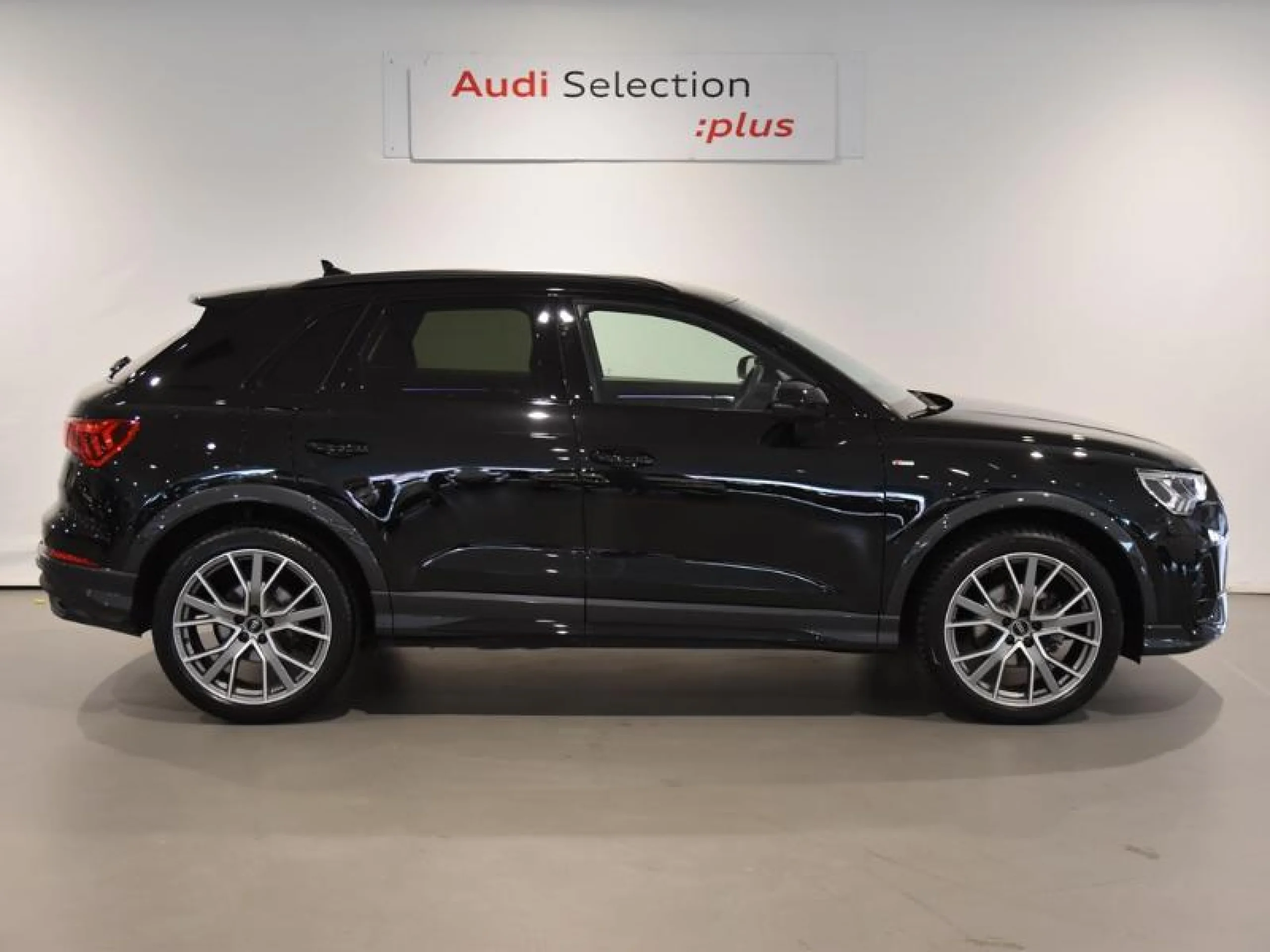 AUDI Q3 BLACK LINE 35 TDI 110KW (150CV) S TRONIC - Foto 3