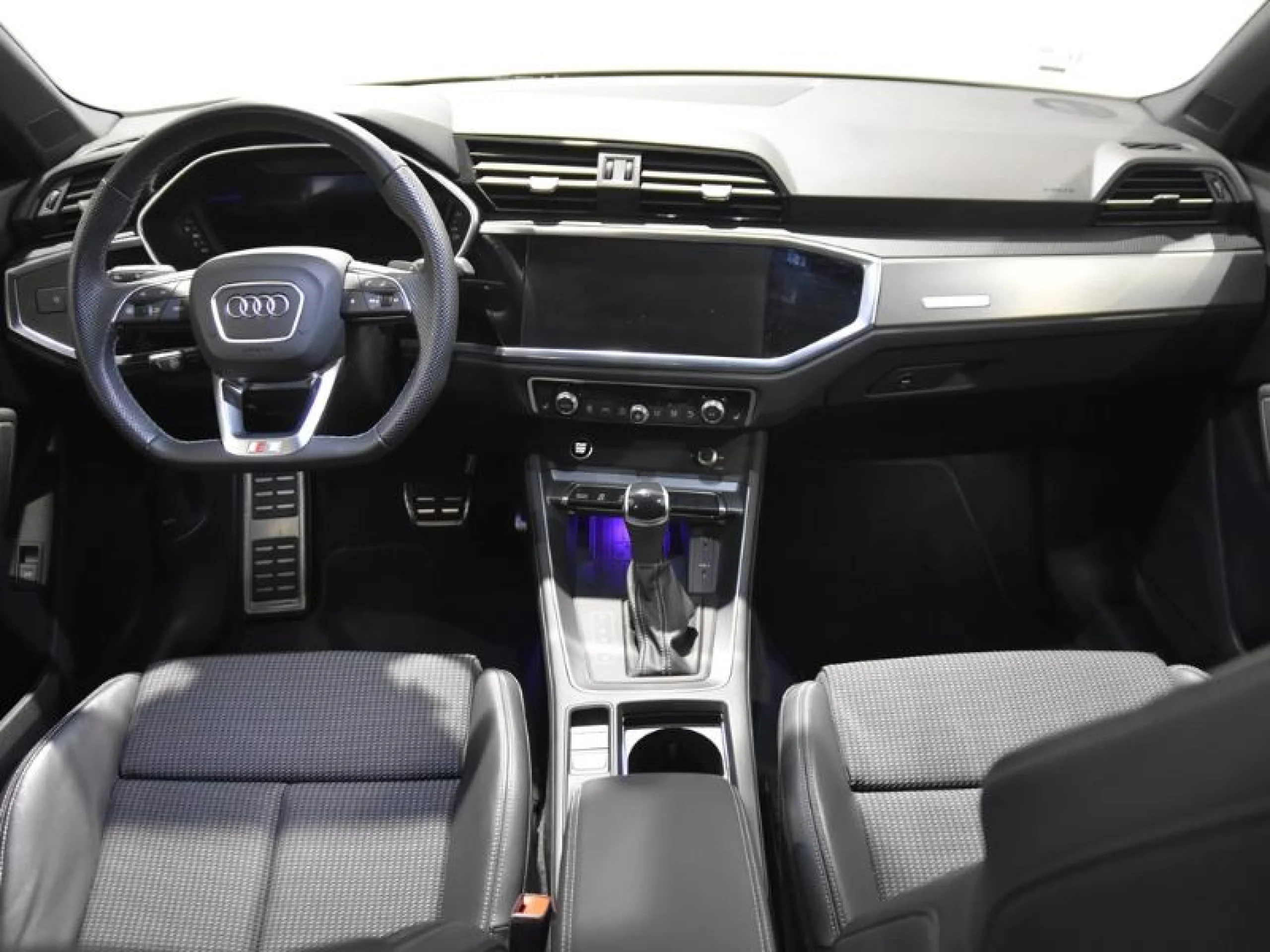 AUDI Q3 BLACK LINE 35 TDI 110KW (150CV) S TRONIC - Foto 4