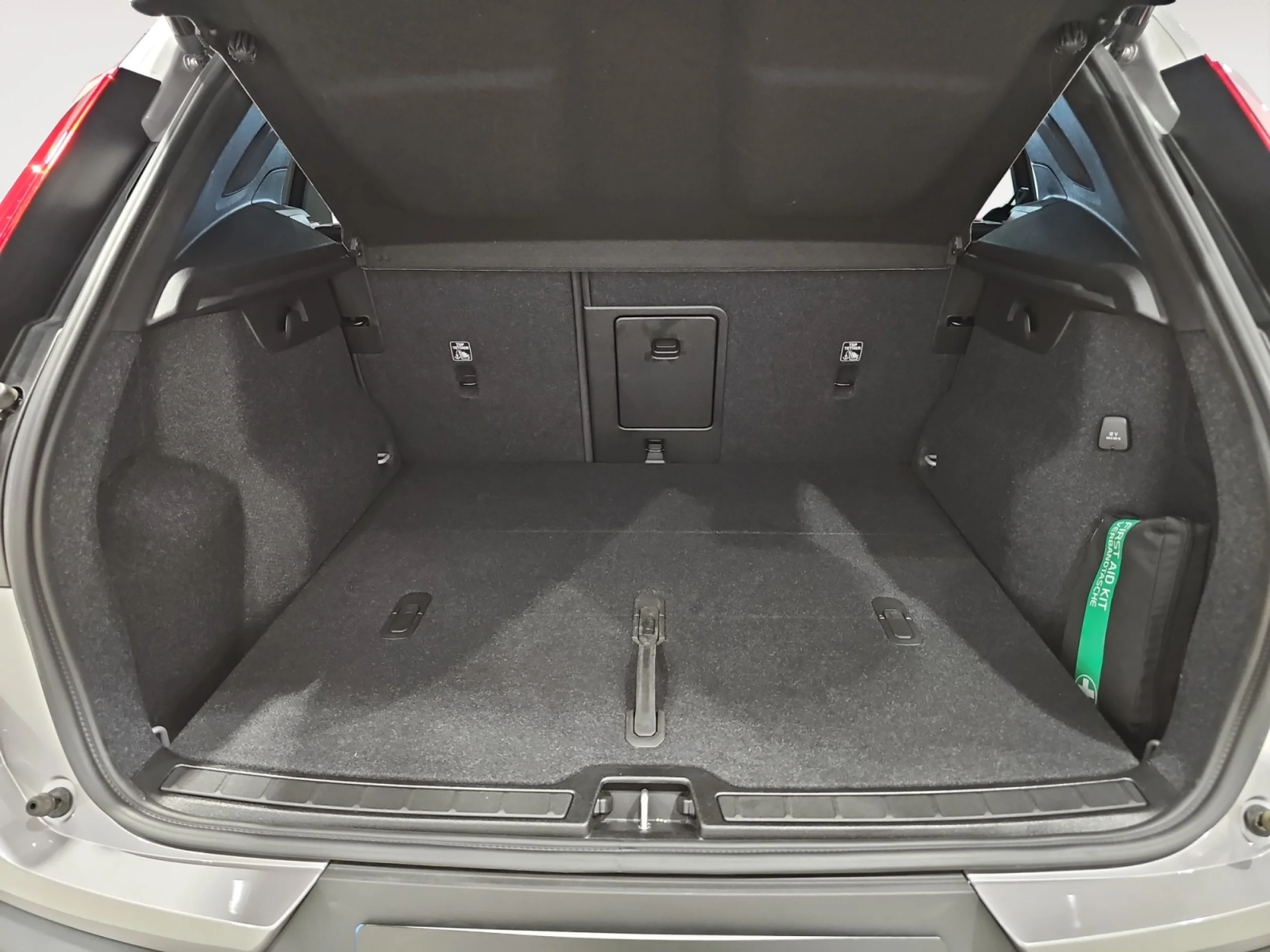 VOLVO XC40 2.0 B3 G PLUS DARK AUTO - Foto 8