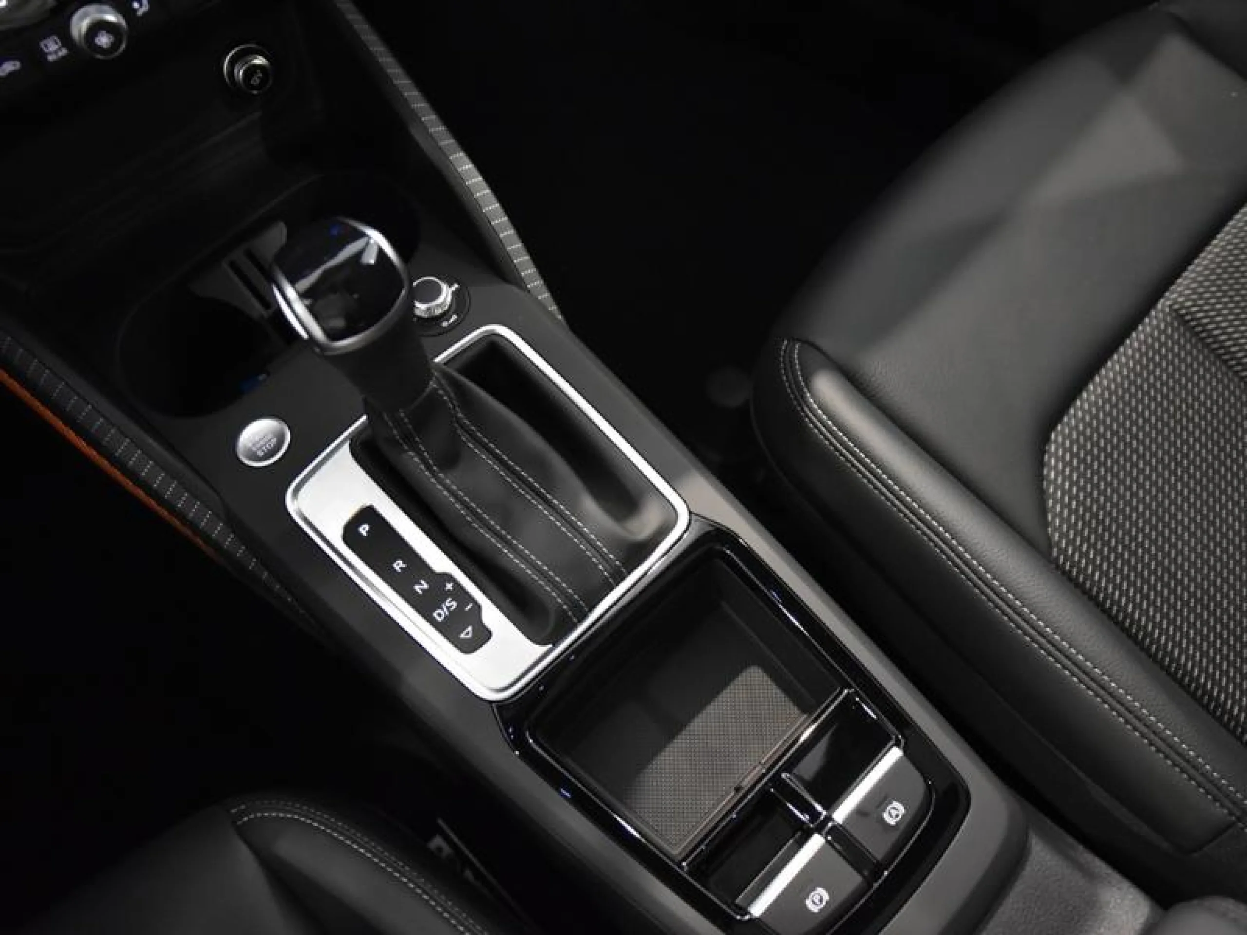 AUDI Q2 ADRENALIN BLACK E 35 TFSI 110KW S TRONIC - Foto 11