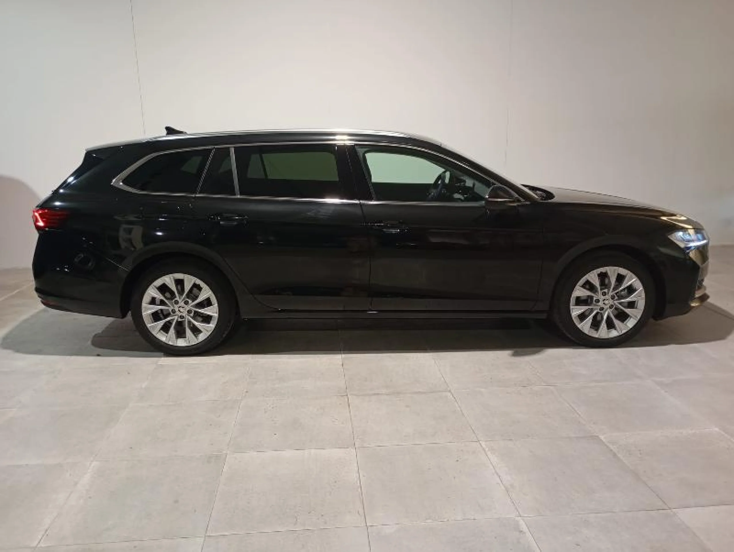 SKODA Superb COMBI 1.5 TSI M HEV 110KW DSG SELECTION - Foto 2