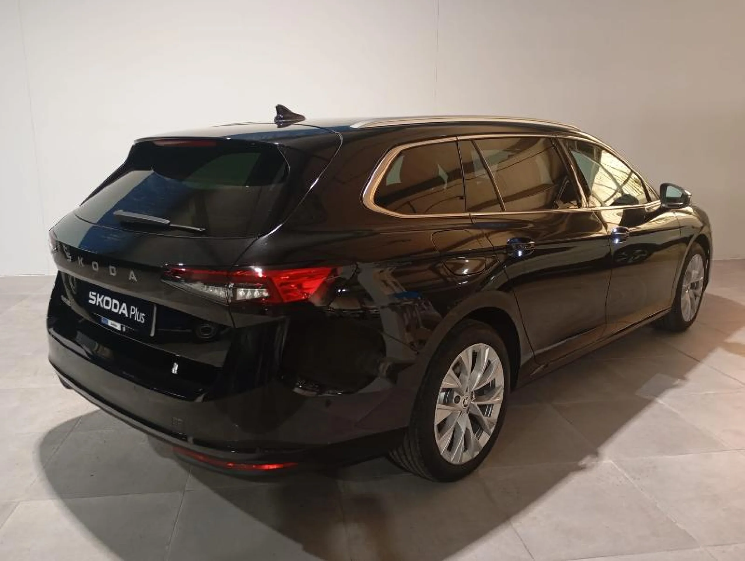 SKODA Superb COMBI 1.5 TSI M HEV 110KW DSG SELECTION - Foto 3