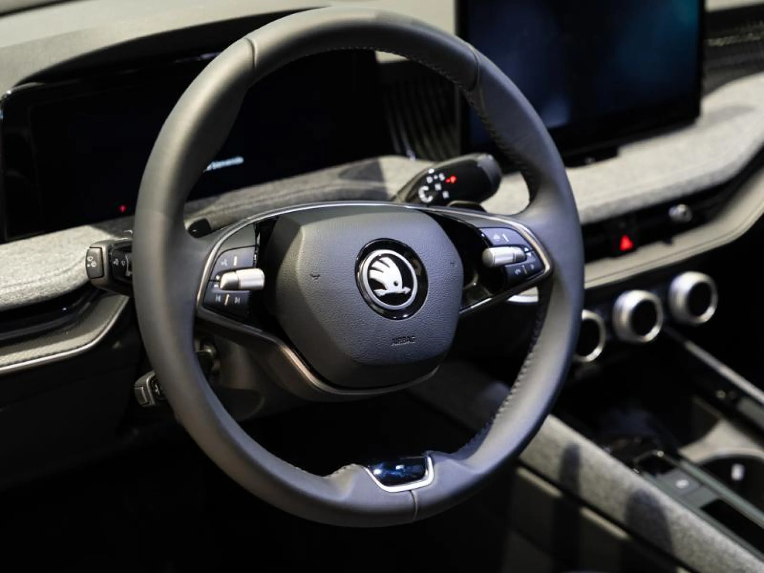 SKODA Superb COMBI 1.5 TSI M HEV 110KW DSG SELECTION - Foto 9