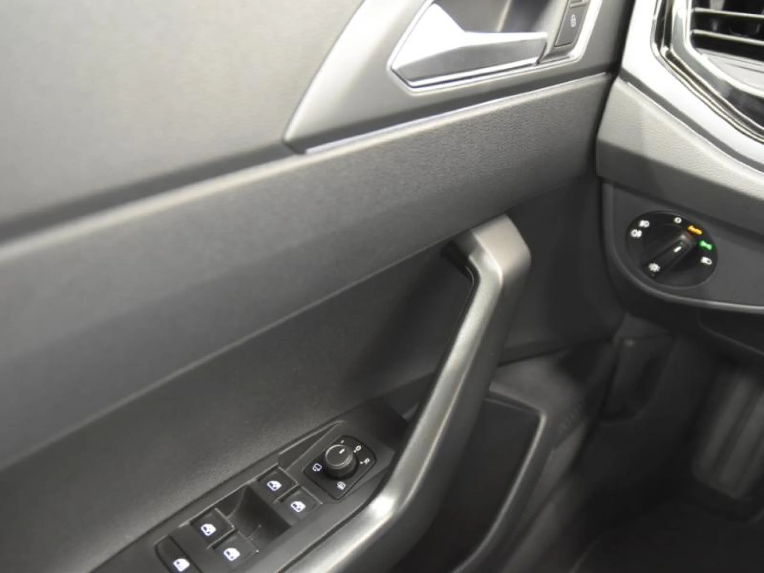 VOLKSWAGEN TAIGO R LINE 1.0 TSI 81KW (110CV) DSG - Foto 17