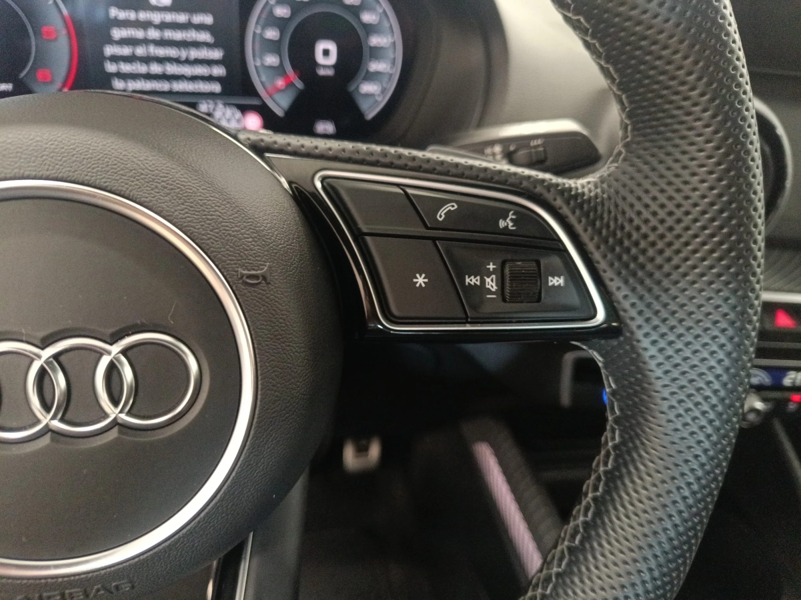 AUDI Q2 ADRENALIN EDITION 35 TDI 110KW S TRONIC - Foto 10