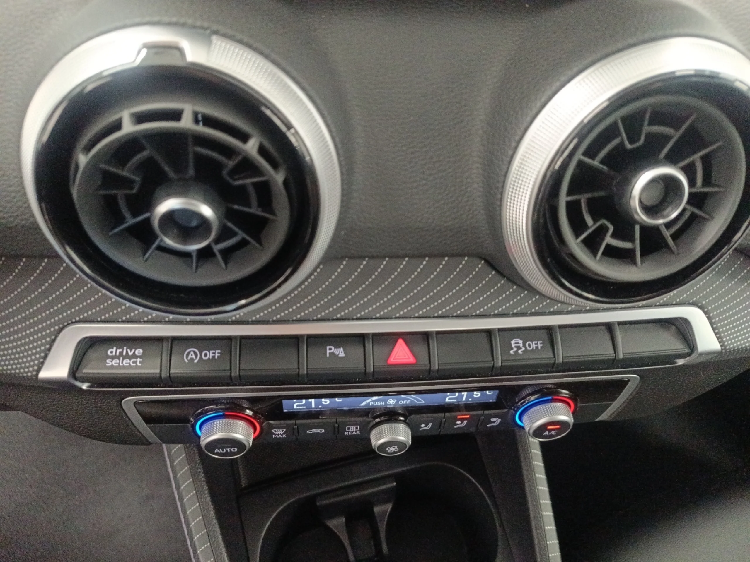 AUDI Q2 ADRENALIN EDITION 35 TDI 110KW S TRONIC - Foto 13