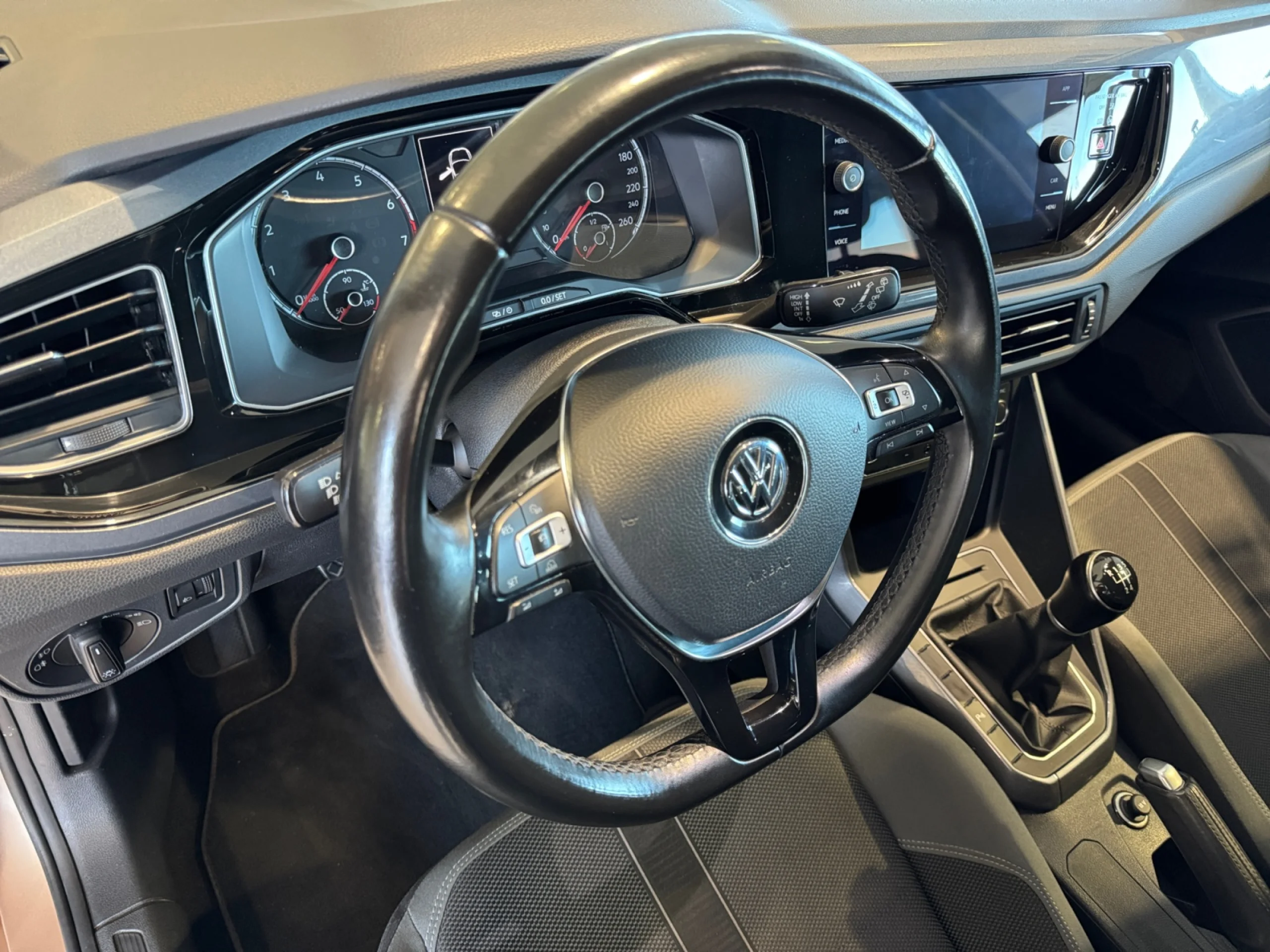 VOLKSWAGEN POLO SPORT 1.0 TSI 70KW (95CV) - Foto 9