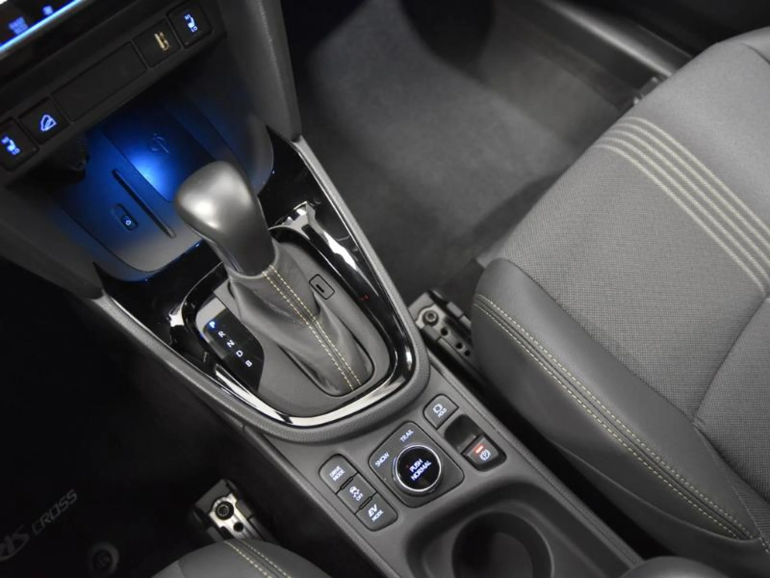 TOYOTA Yaris YARIS CROSS - Foto 10