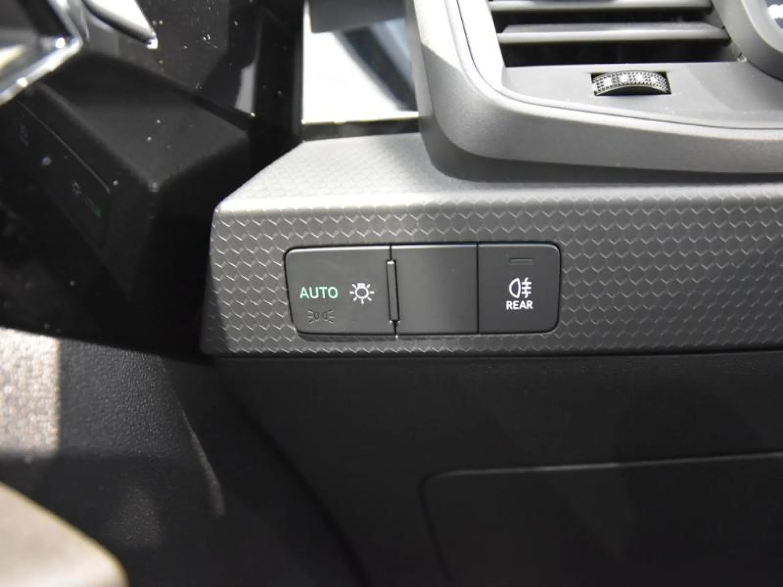 AUDI A1 SPORTBACK 25 TFSI 70KW (95CV) - Foto 17