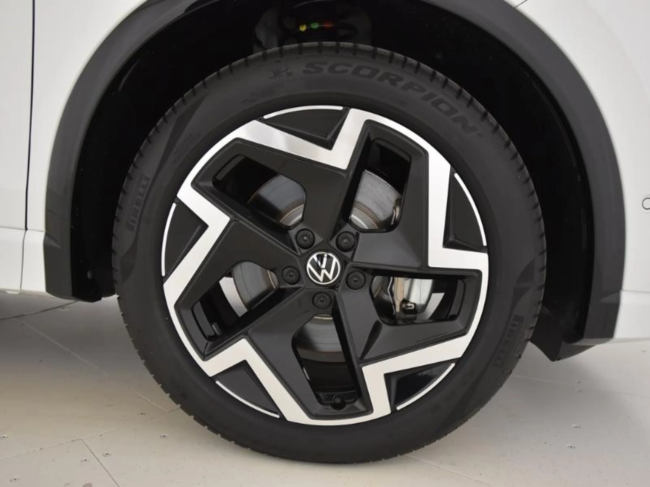 VOLKSWAGEN TIGUAN TIGUAN R LINE 2.0 TDI 110 KW (150 CV)  AUTOMÁTICO DSG 7 VEL. - Foto 8