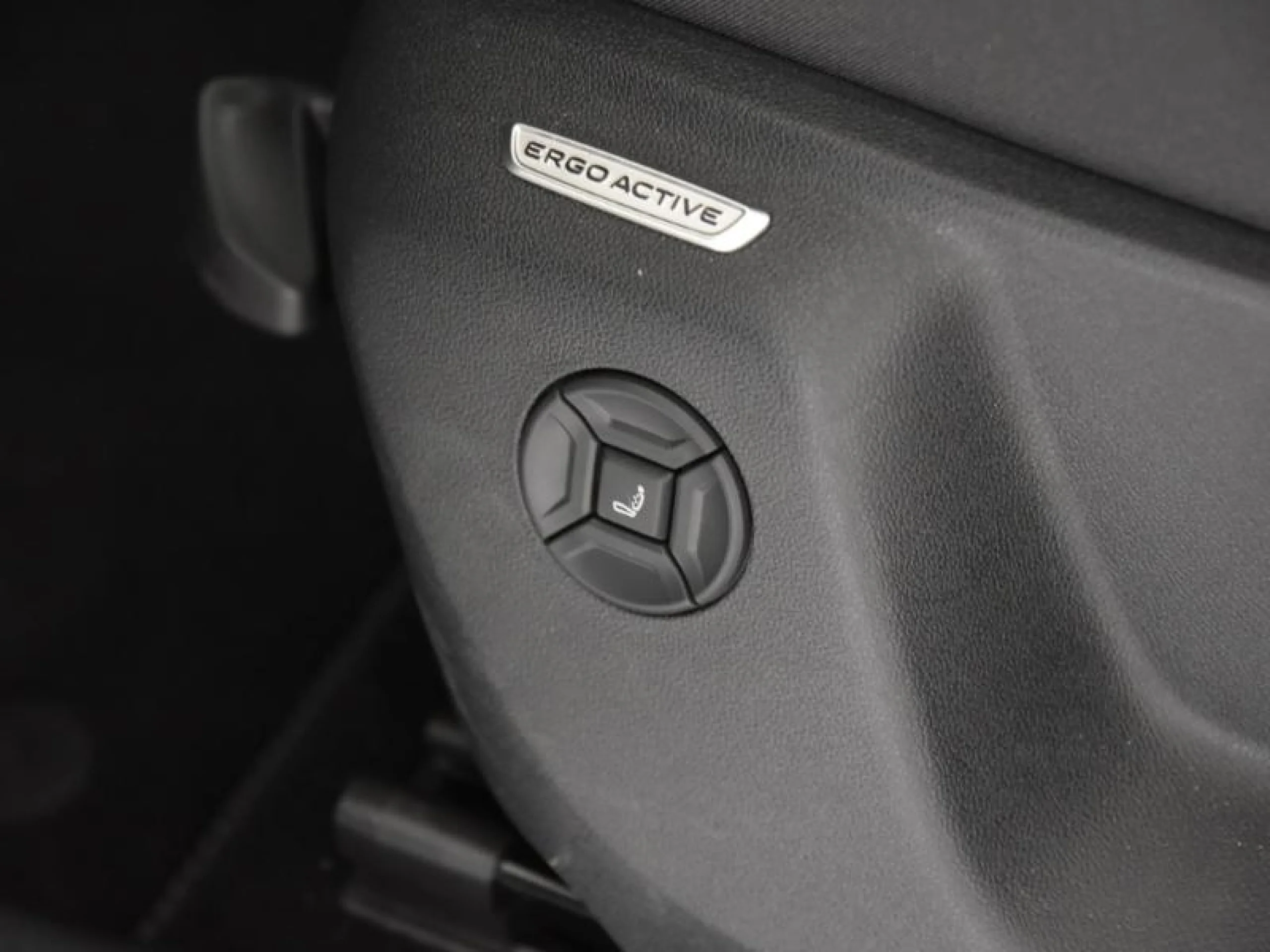 VOLKSWAGEN TIGUAN TIGUAN R LINE 2.0 TDI 110 KW (150 CV)  AUTOMÁTICO DSG 7 VEL. - Foto 11