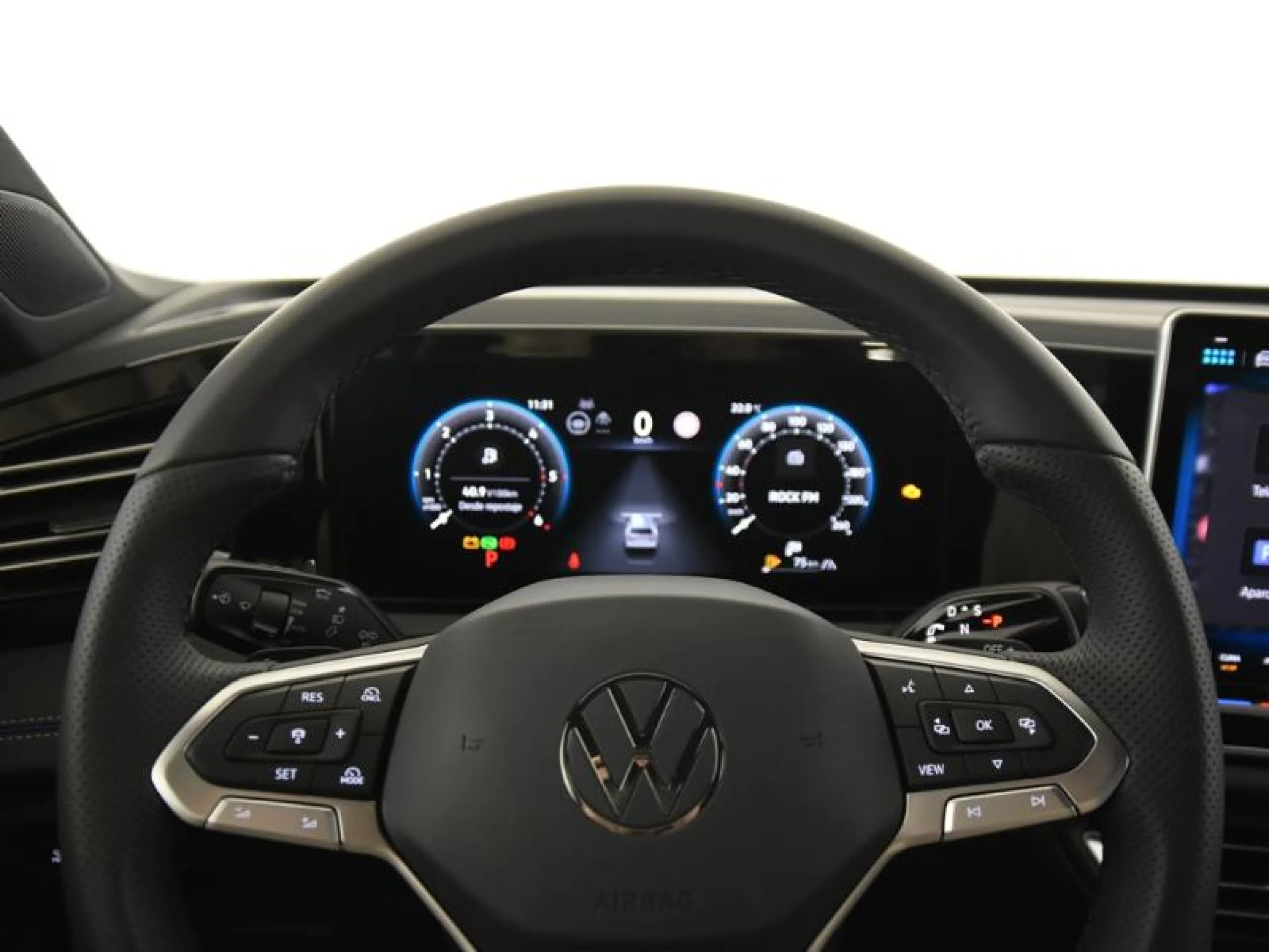 VOLKSWAGEN TIGUAN TIGUAN R LINE 2.0 TDI 110 KW (150 CV)  AUTOMÁTICO DSG 7 VEL. - Foto 17