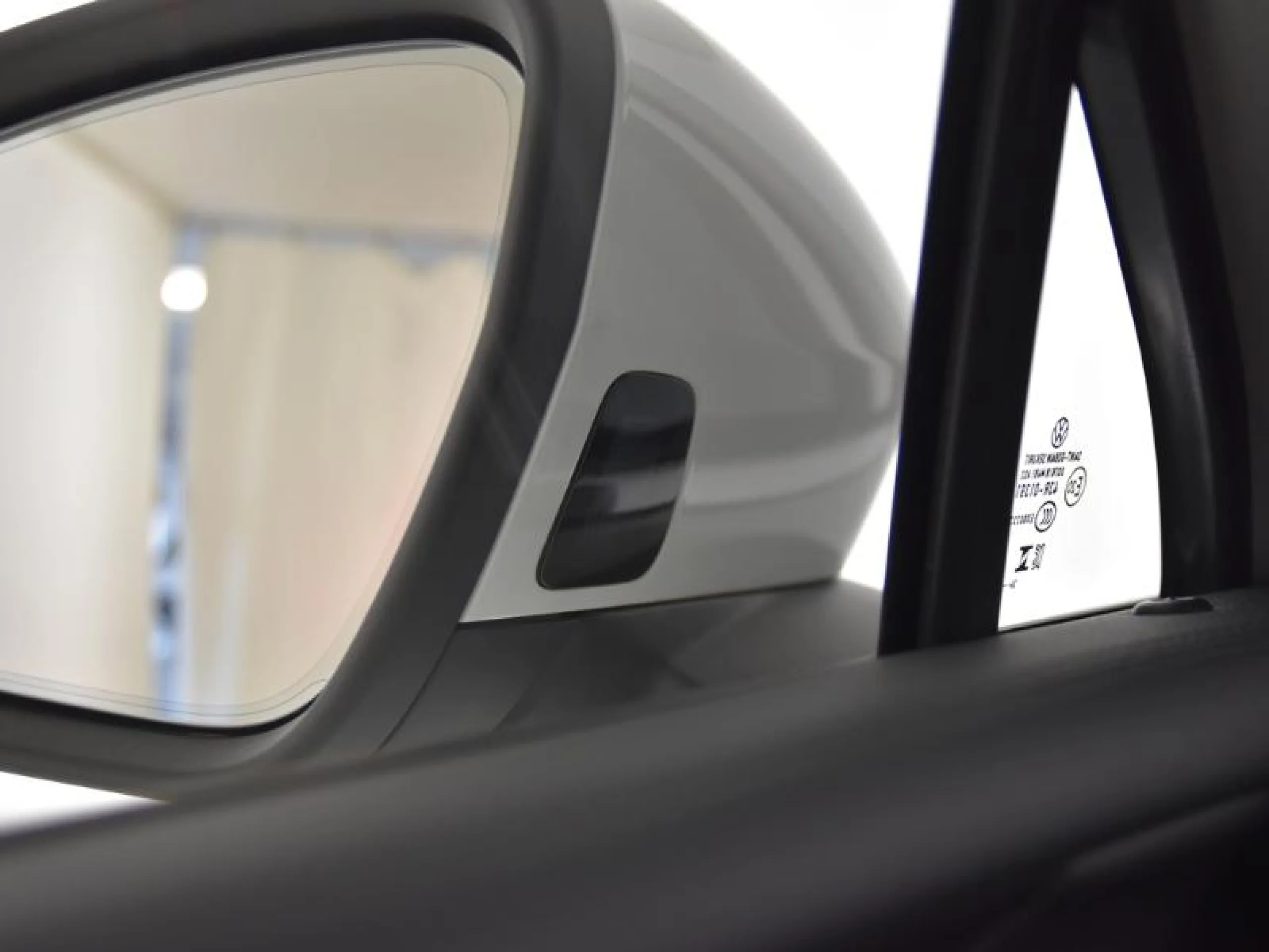 VOLKSWAGEN TIGUAN TIGUAN R LINE 2.0 TDI 110 KW (150 CV)  AUTOMÁTICO DSG 7 VEL. - Foto 19