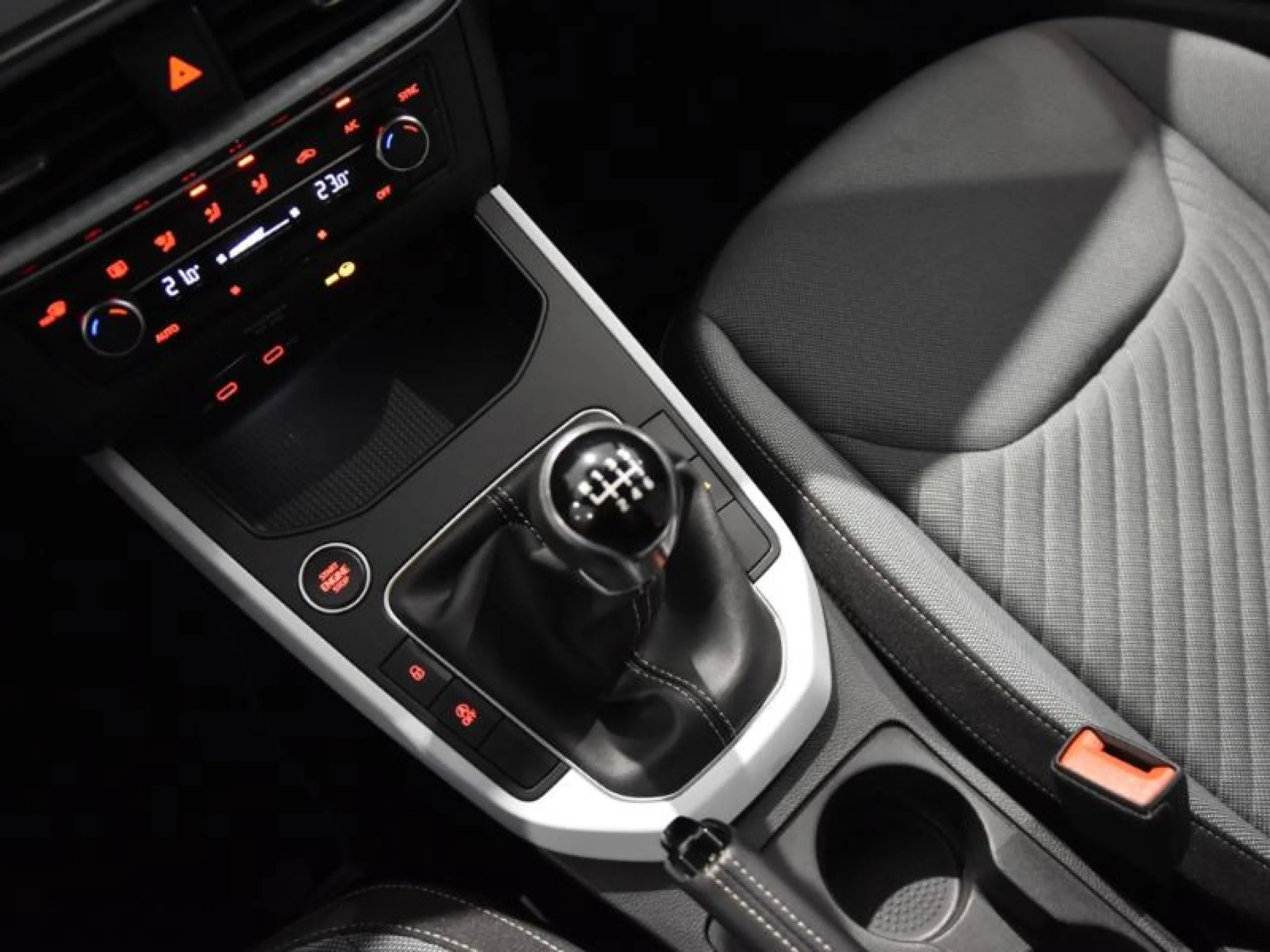 SEAT IBIZA 1.0 TSI 85KW (115CV) SPECIAL EDITION - Foto 9