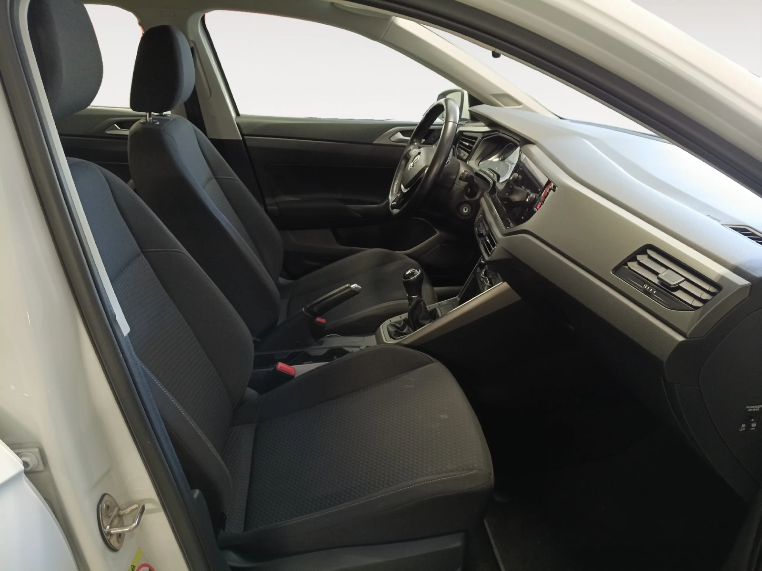 VOLKSWAGEN POLO ADVANCE 1.6 TDI 70KW (95CV) - Foto 5