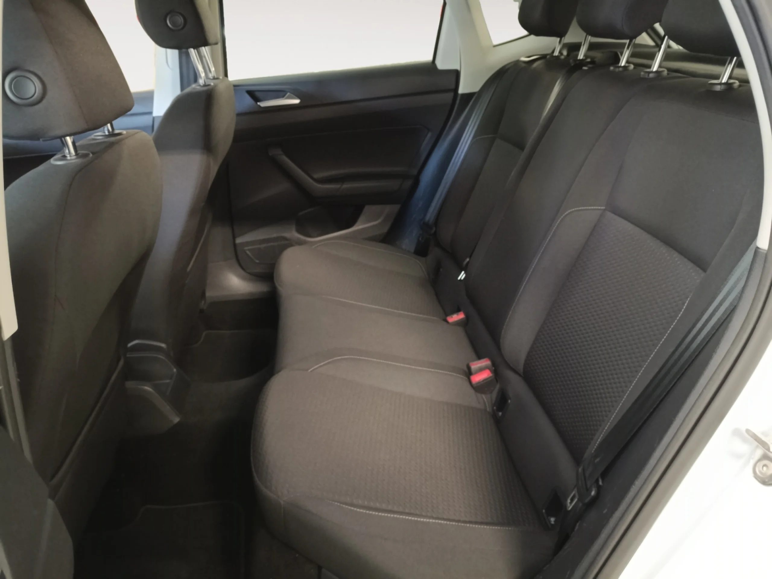 VOLKSWAGEN POLO ADVANCE 1.6 TDI 70KW (95CV) - Foto 6