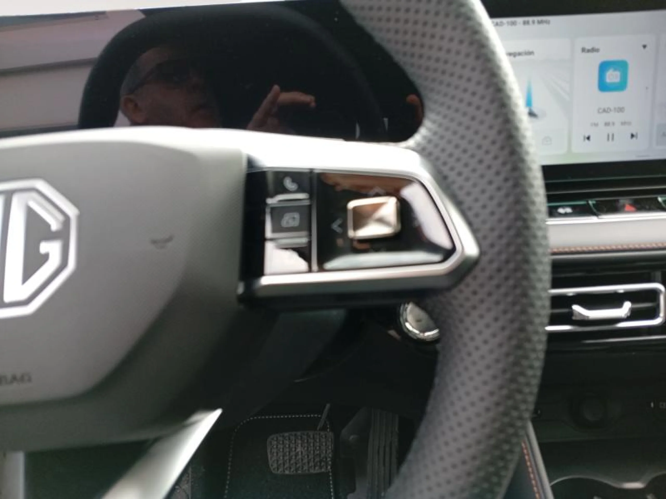 MG HS MG HS HEV 1.5T HEV 2KWH AT 2WD LUX LHD HEATING PACK DARK L WHITE WSD - Foto 13