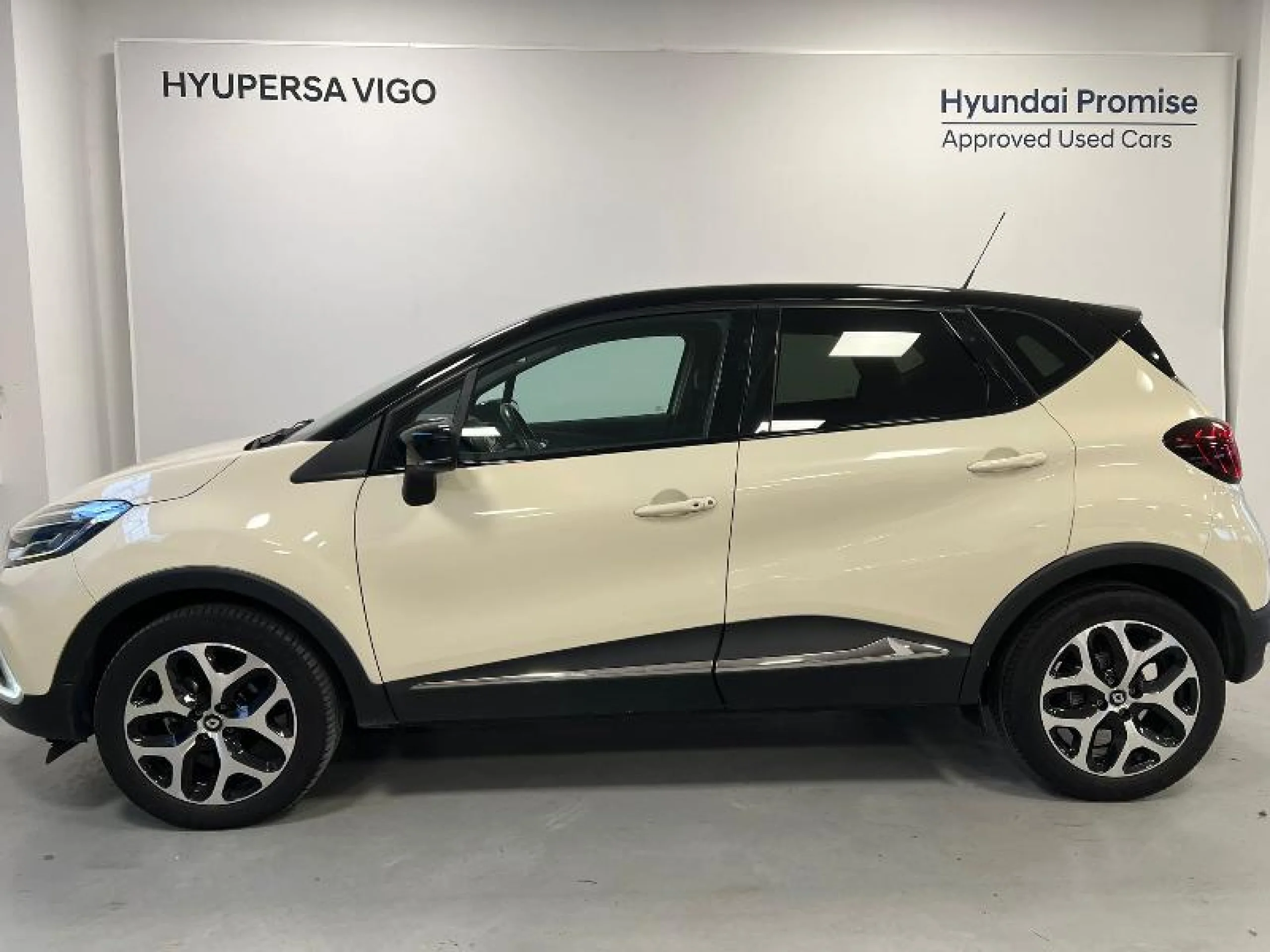 RENAULT CAPTUR 1.0 90CV - Foto 3
