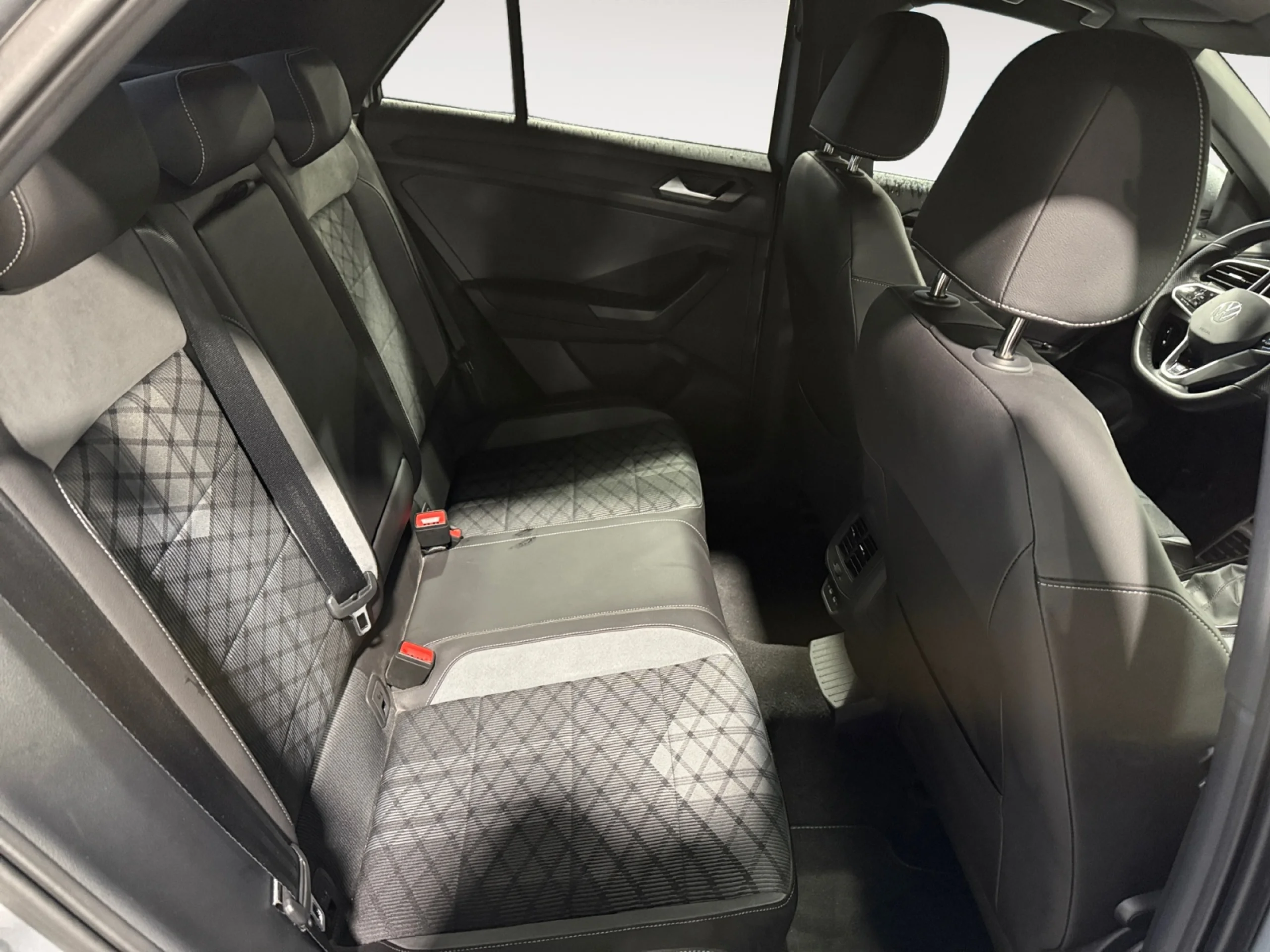 VOLKSWAGEN T ROC R LINE 1.5 TSI 110KW (150CV) DSG - Foto 6