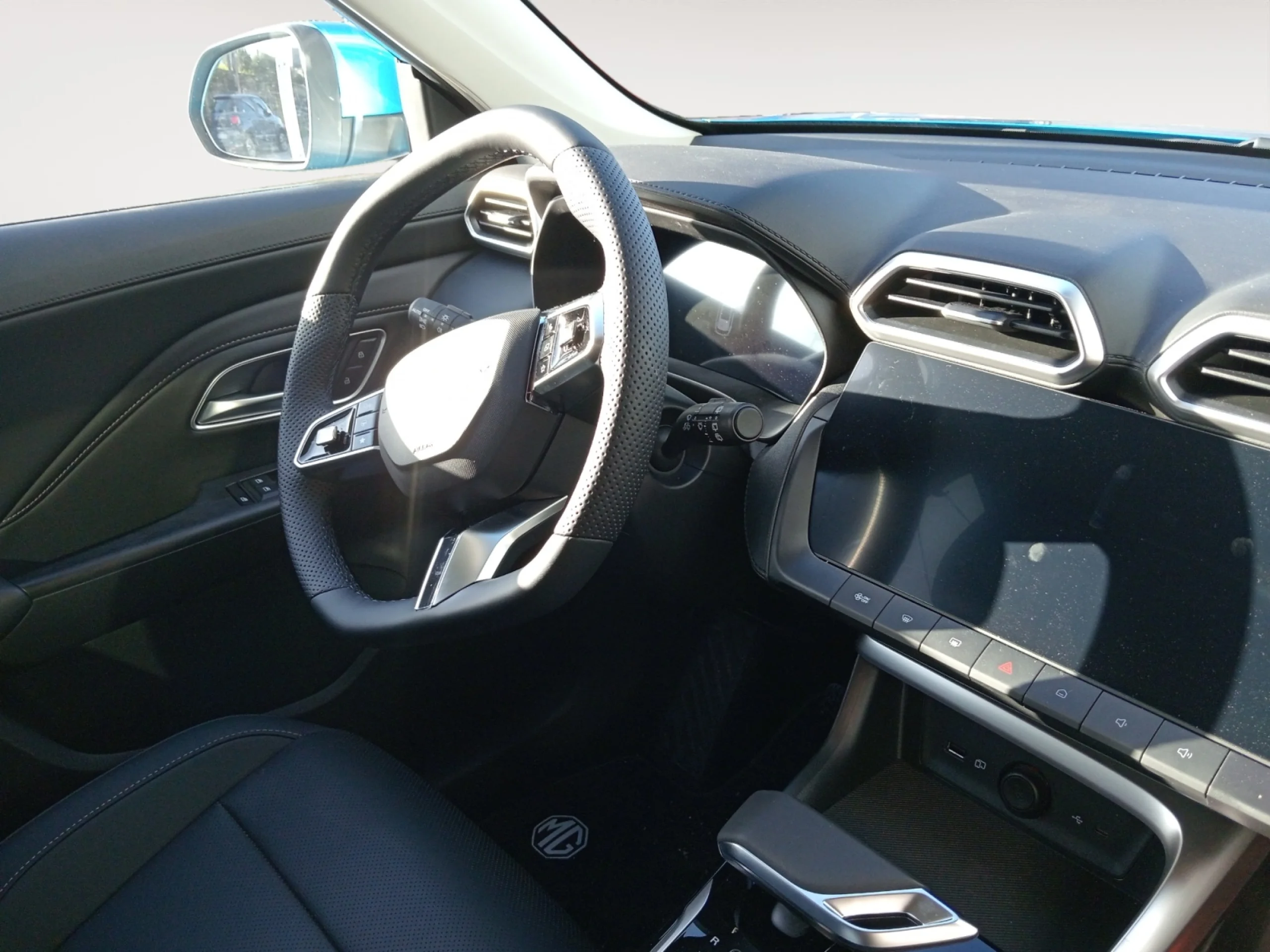 MG MGZS MG ZS32 1.5L HEV 2KWH AT 2WD LUX LHD NO OPTION DARK BLUE - Foto 5