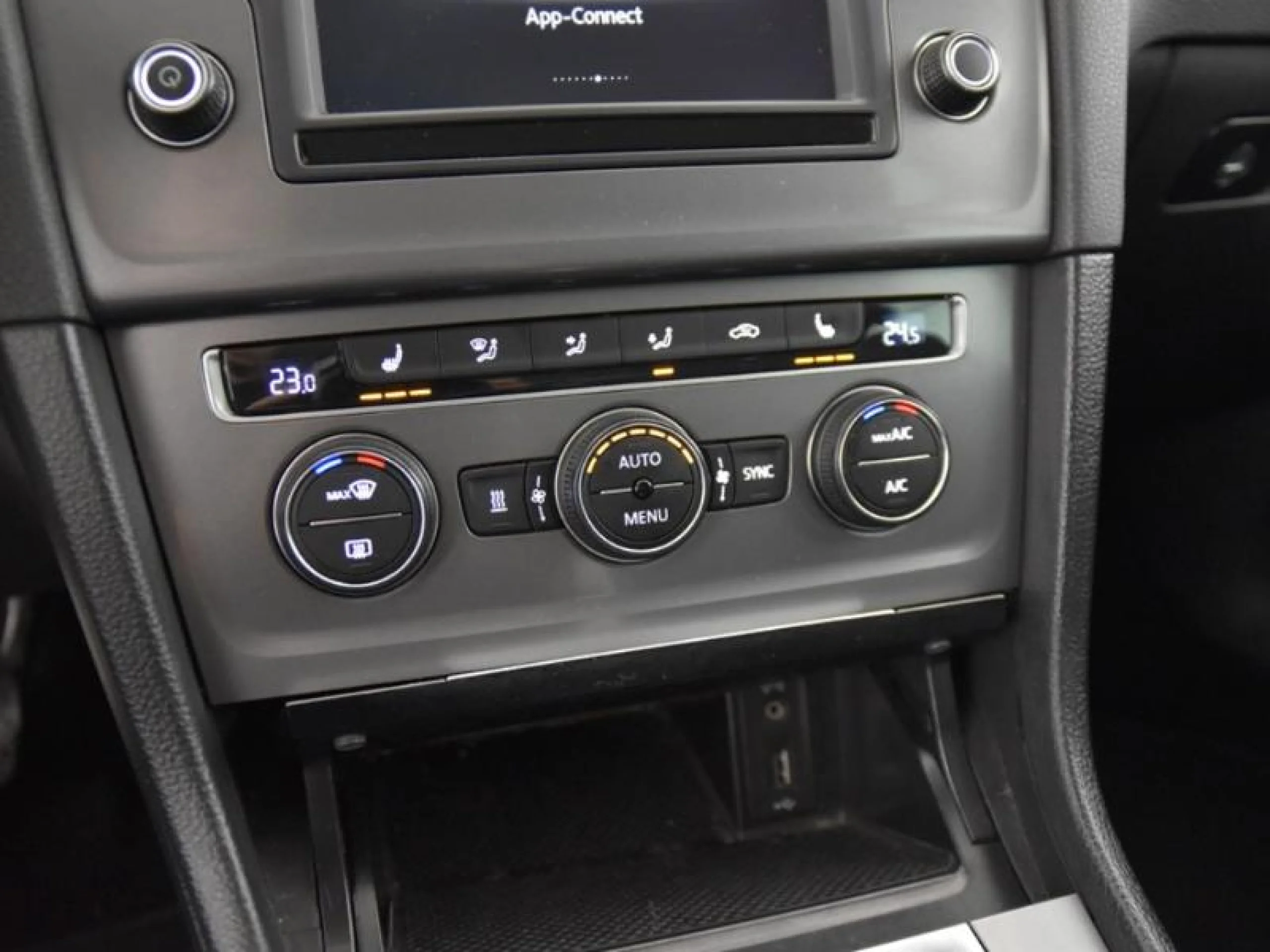 VOLKSWAGEN GOLF EDITION 1.6 TDI 110CV BMT DSG - Foto 11