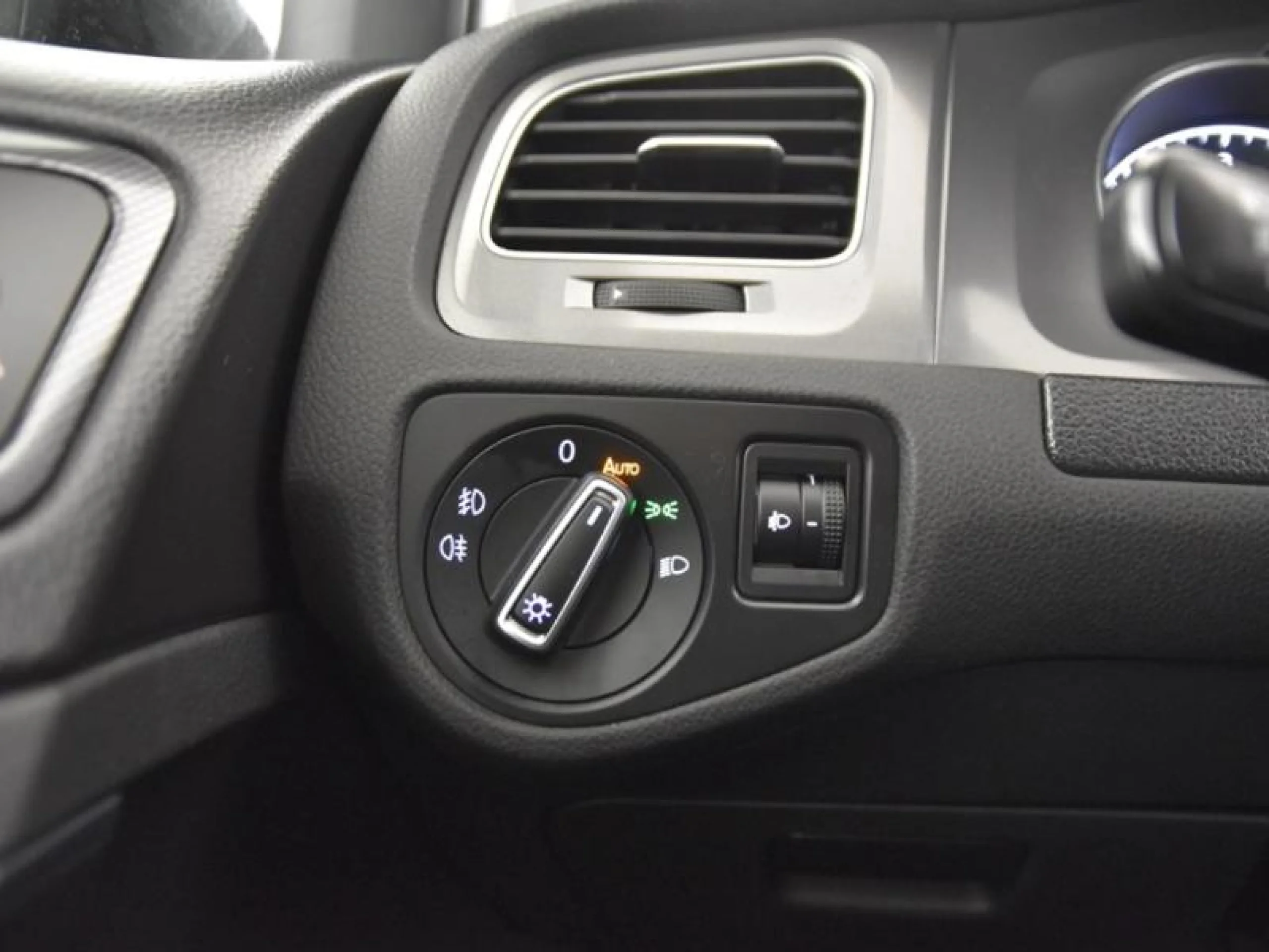 VOLKSWAGEN GOLF EDITION 1.6 TDI 110CV BMT DSG - Foto 16