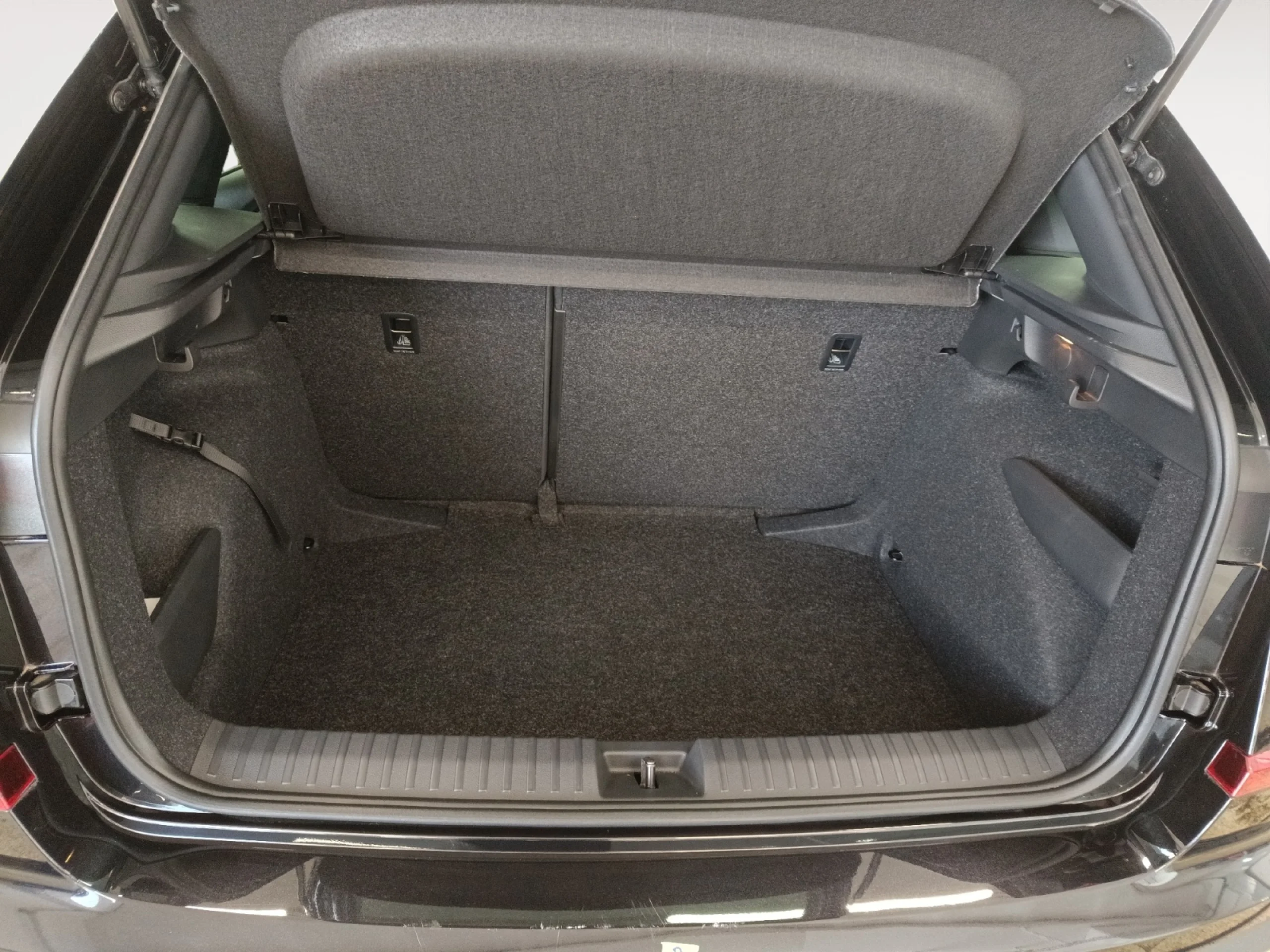 SKODA KAMIQ 1.0 TSI 85KW (115CV) PLUS - Foto 8