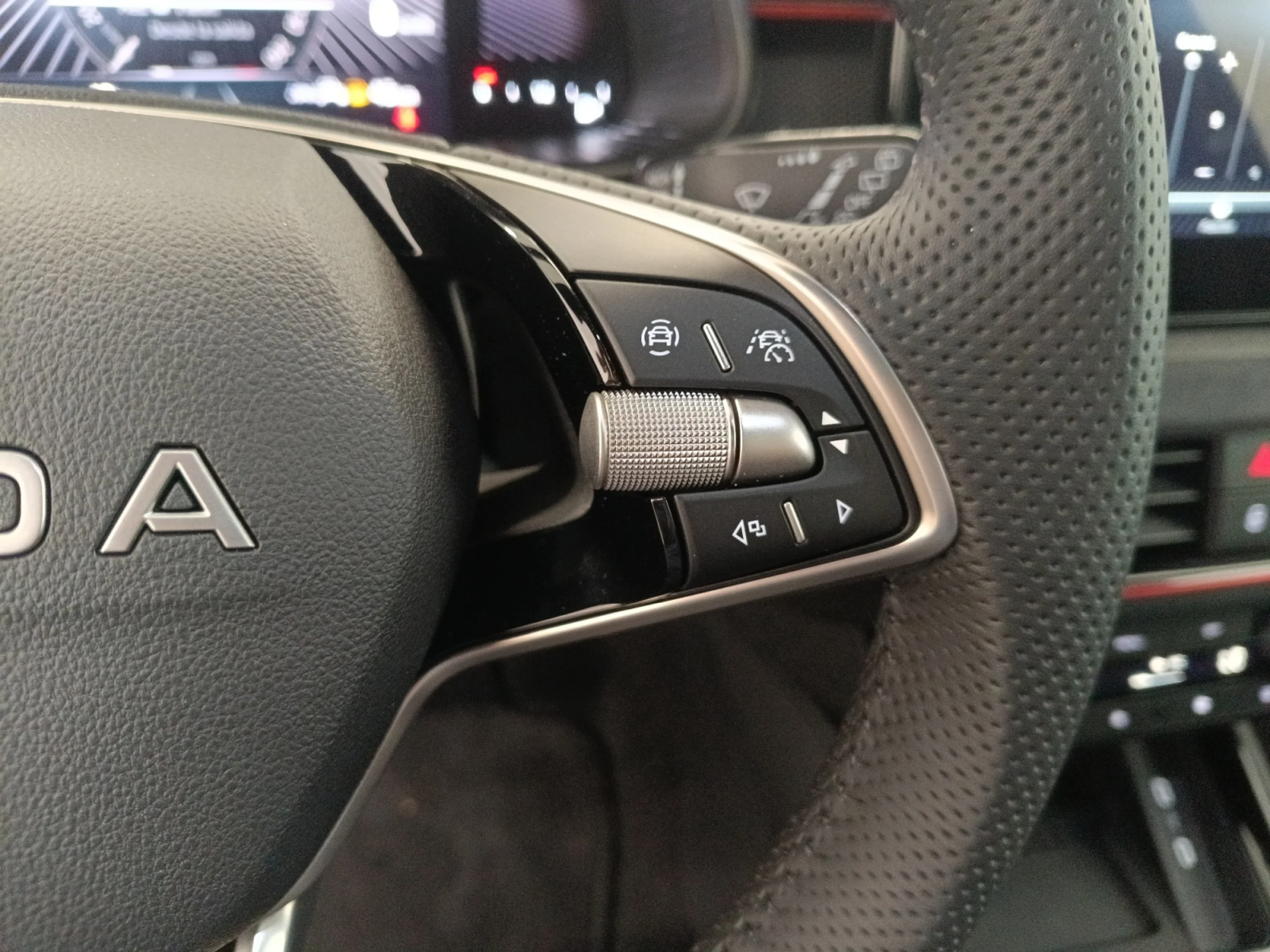 SKODA KAMIQ 1.0 TSI 85KW (115CV) PLUS - Foto 12