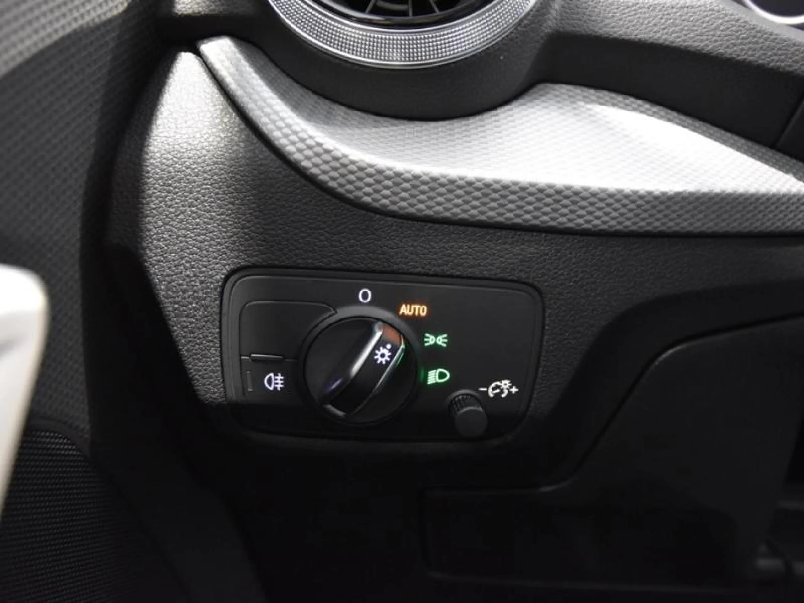 AUDI Q2 BLACK LINE 35 TDI 110KW (150CV) S TRONIC - Foto 19
