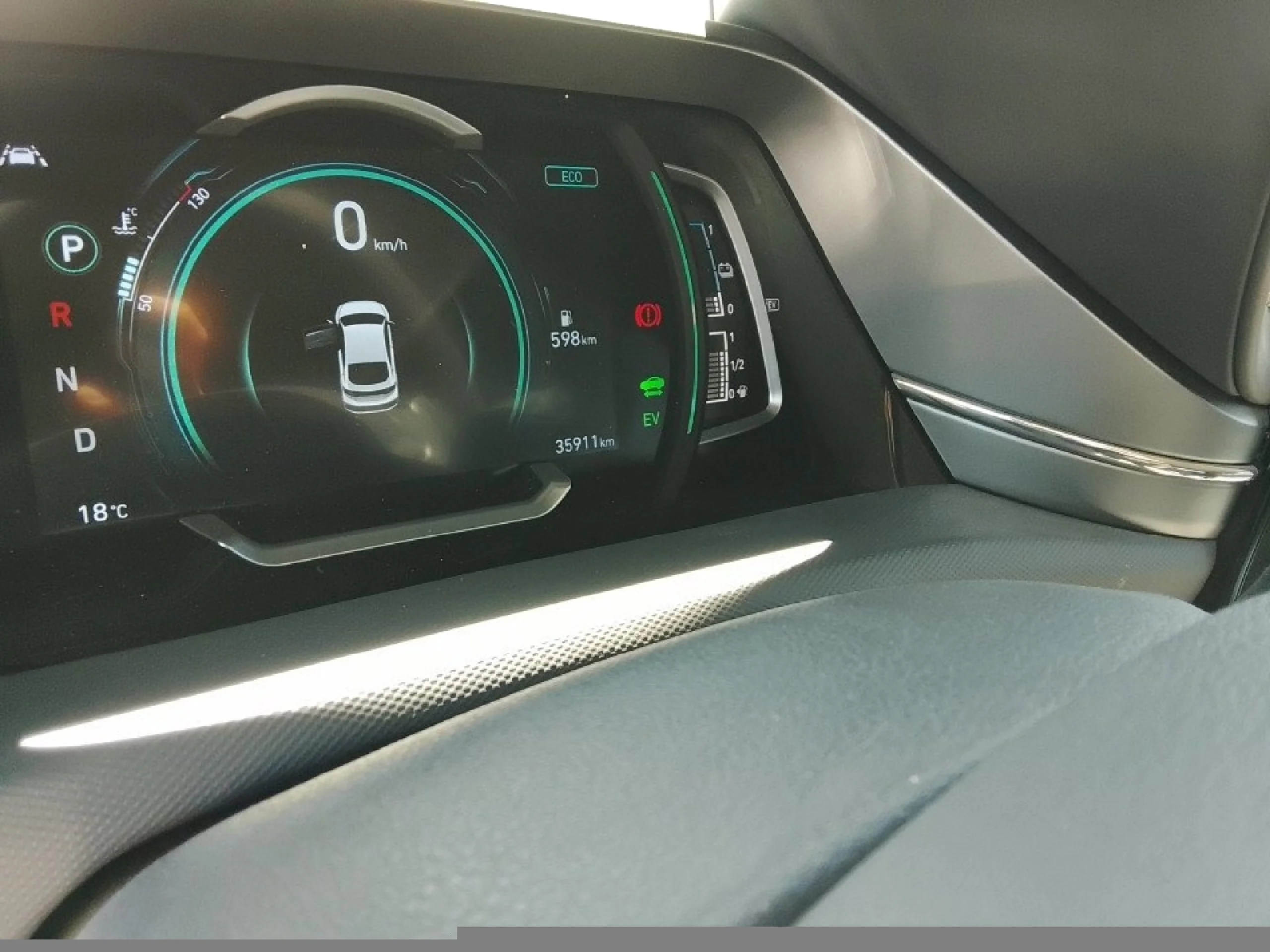 HYUNDAI IONIQ 1.6 GDI PHEV KLASS DCT - Foto 9