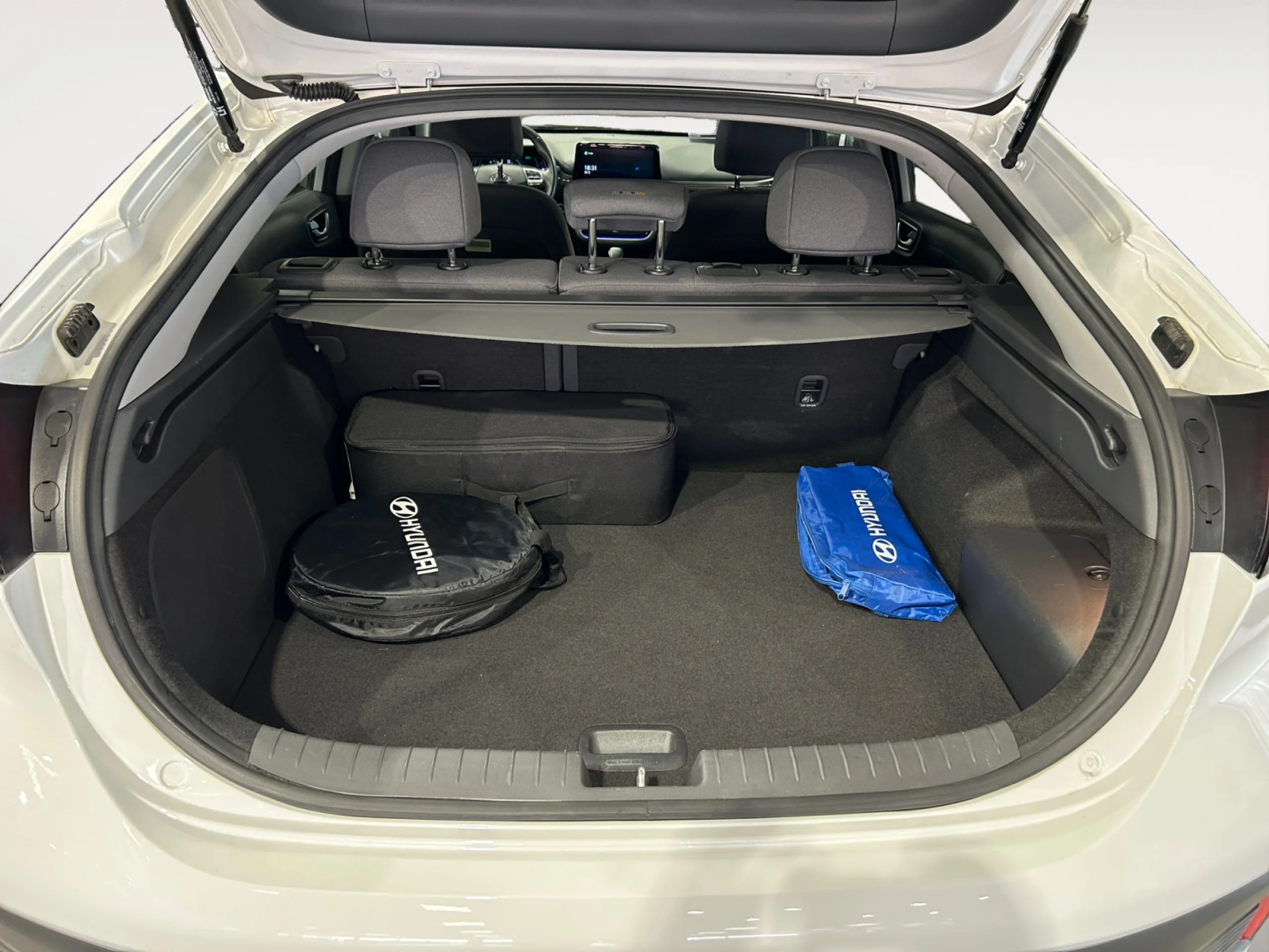 HYUNDAI IONIQ 1.6 GDI PHEV KLASS DCT - Foto 7