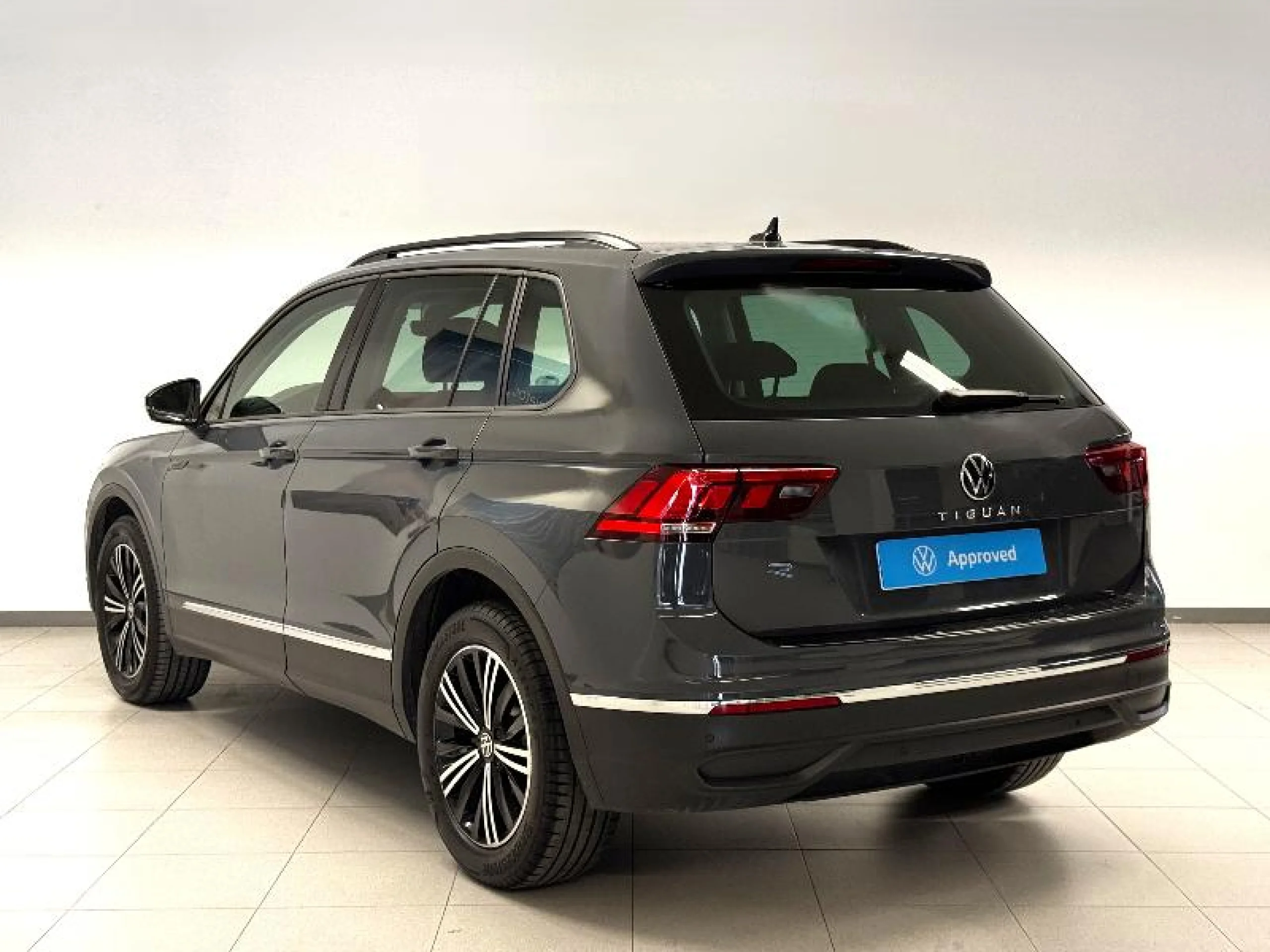 VOLKSWAGEN TIGUAN LIFE 2.0 TDI 110KW (150CV) - Foto 2