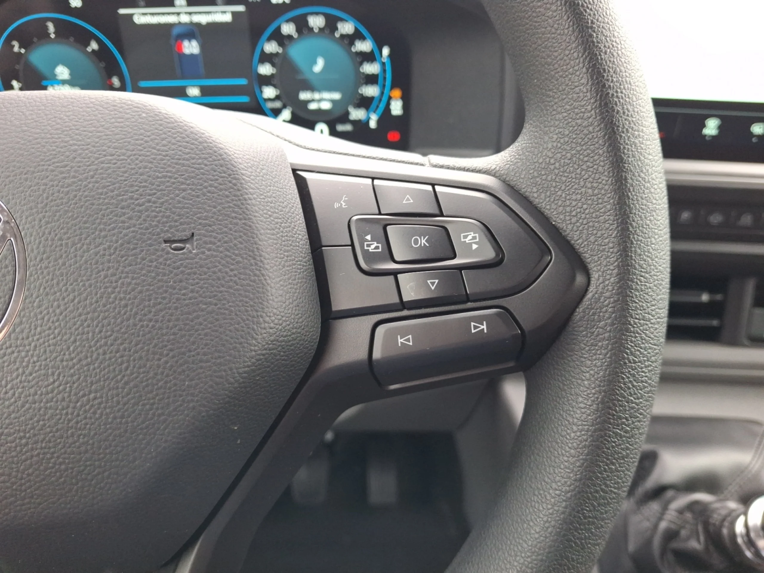 VW COMERCIALES Transporter TRANSPORTER   FURG N  BATALLA CORTA  2.0 TDI 81 KW (110 CV) 6 VEL. - Foto 8