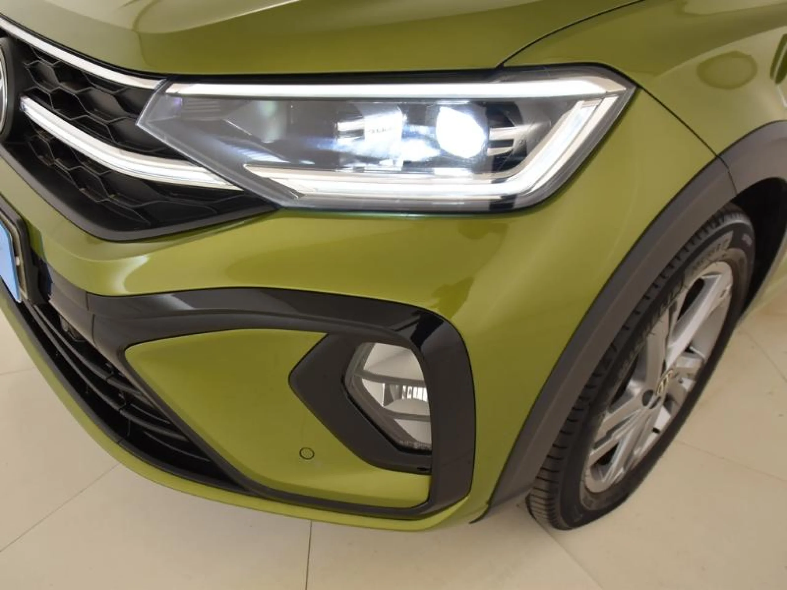 VOLKSWAGEN TAIGO R LINE 1.0 TSI 85KW (115CV) - Foto 9