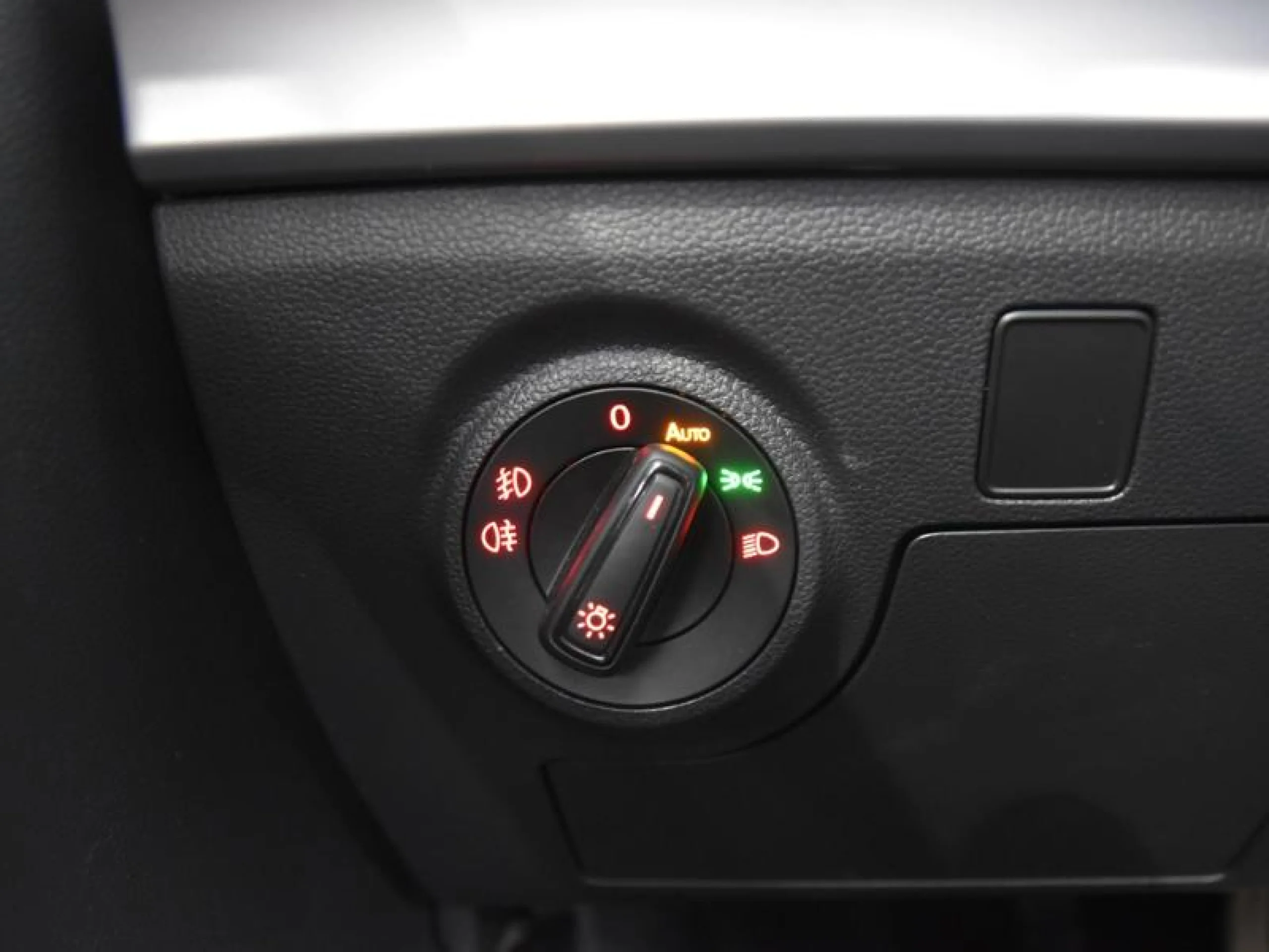 SEAT IBIZA 1.0 TSI 81KW (110CV) SPECIAL EDITION - Foto 17