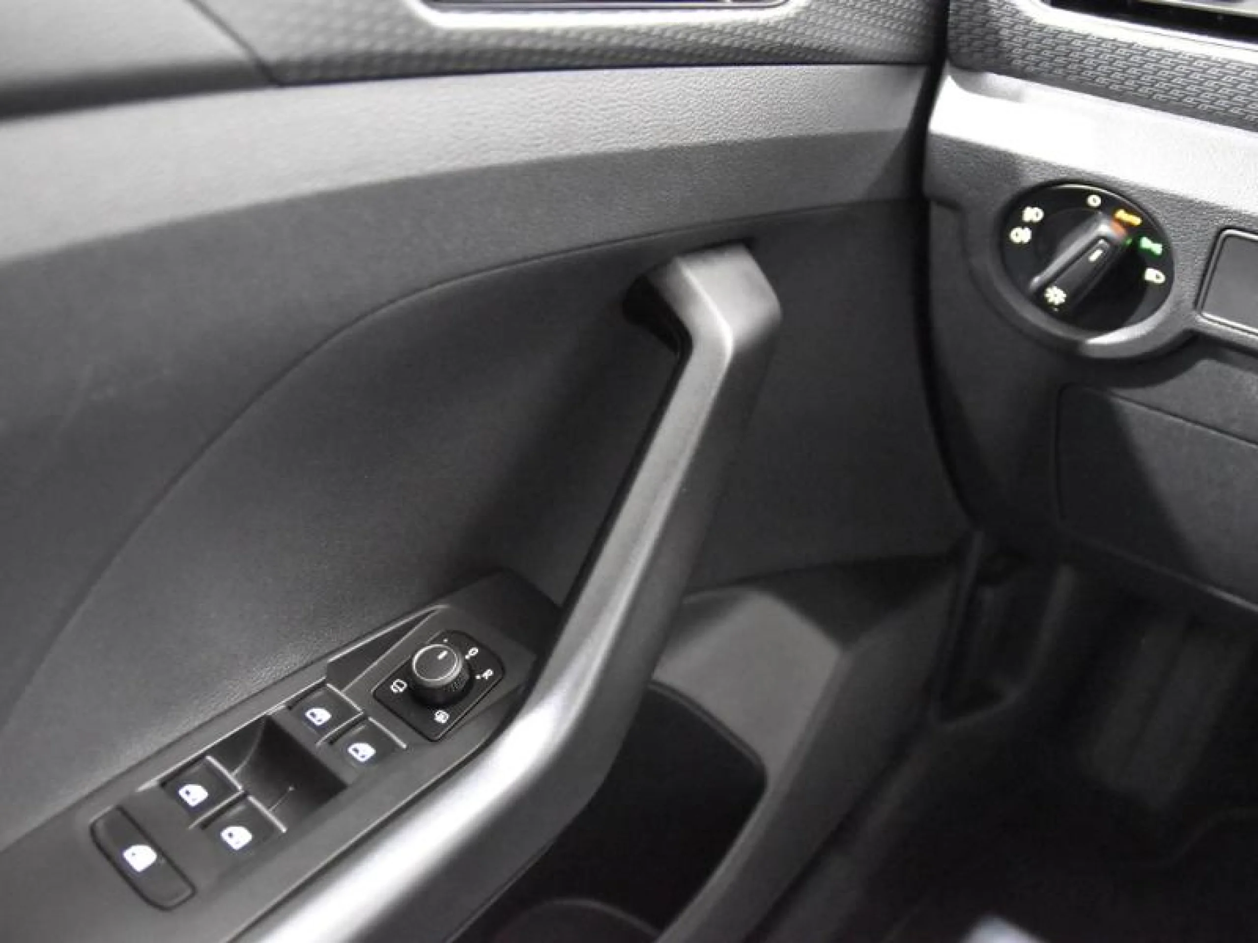 VOLKSWAGEN T CROSS SPORT 1.0 TSI 81KW (110CV) DSG - Foto 17